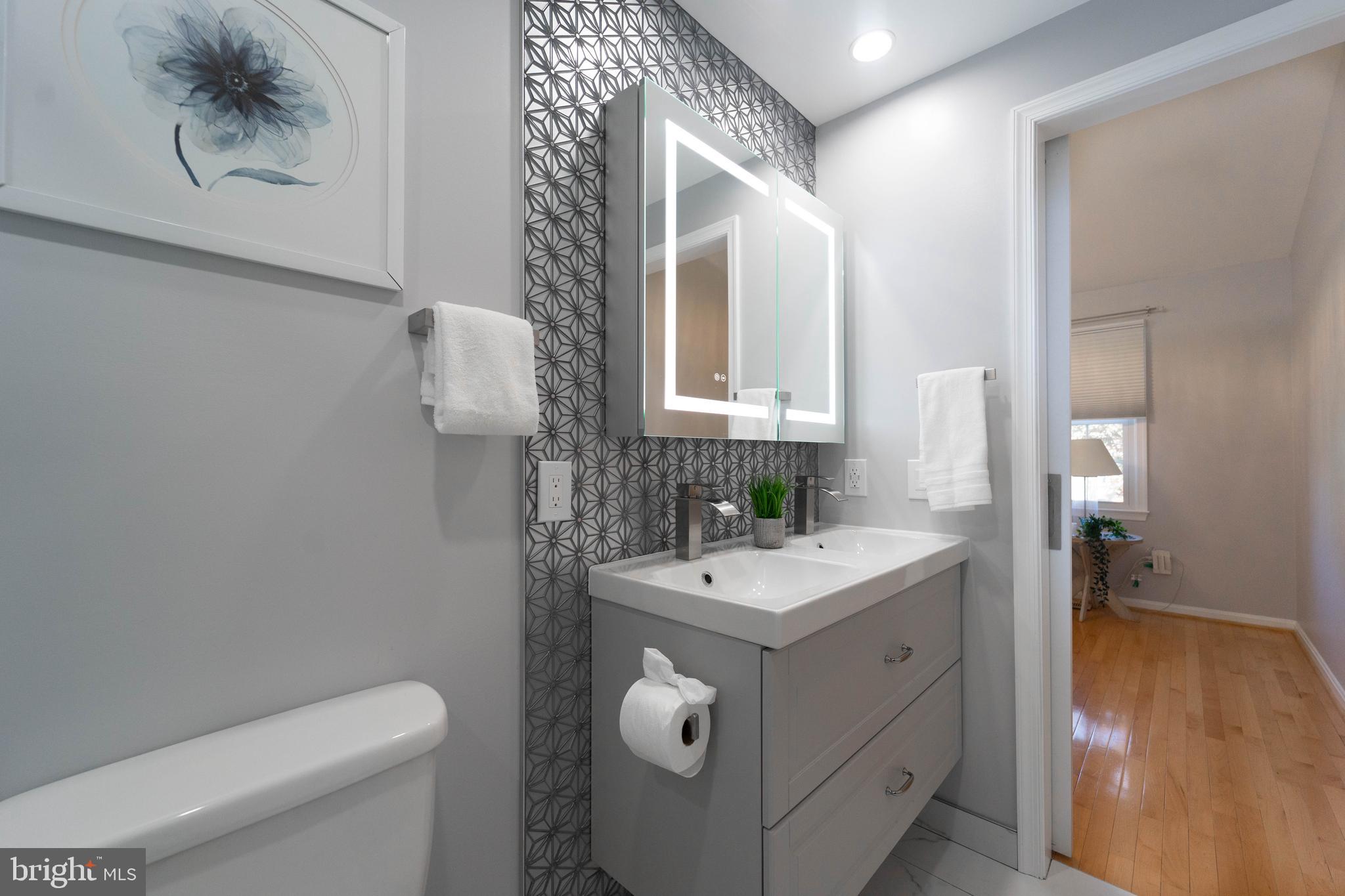 HOLLY POINTE - Residential