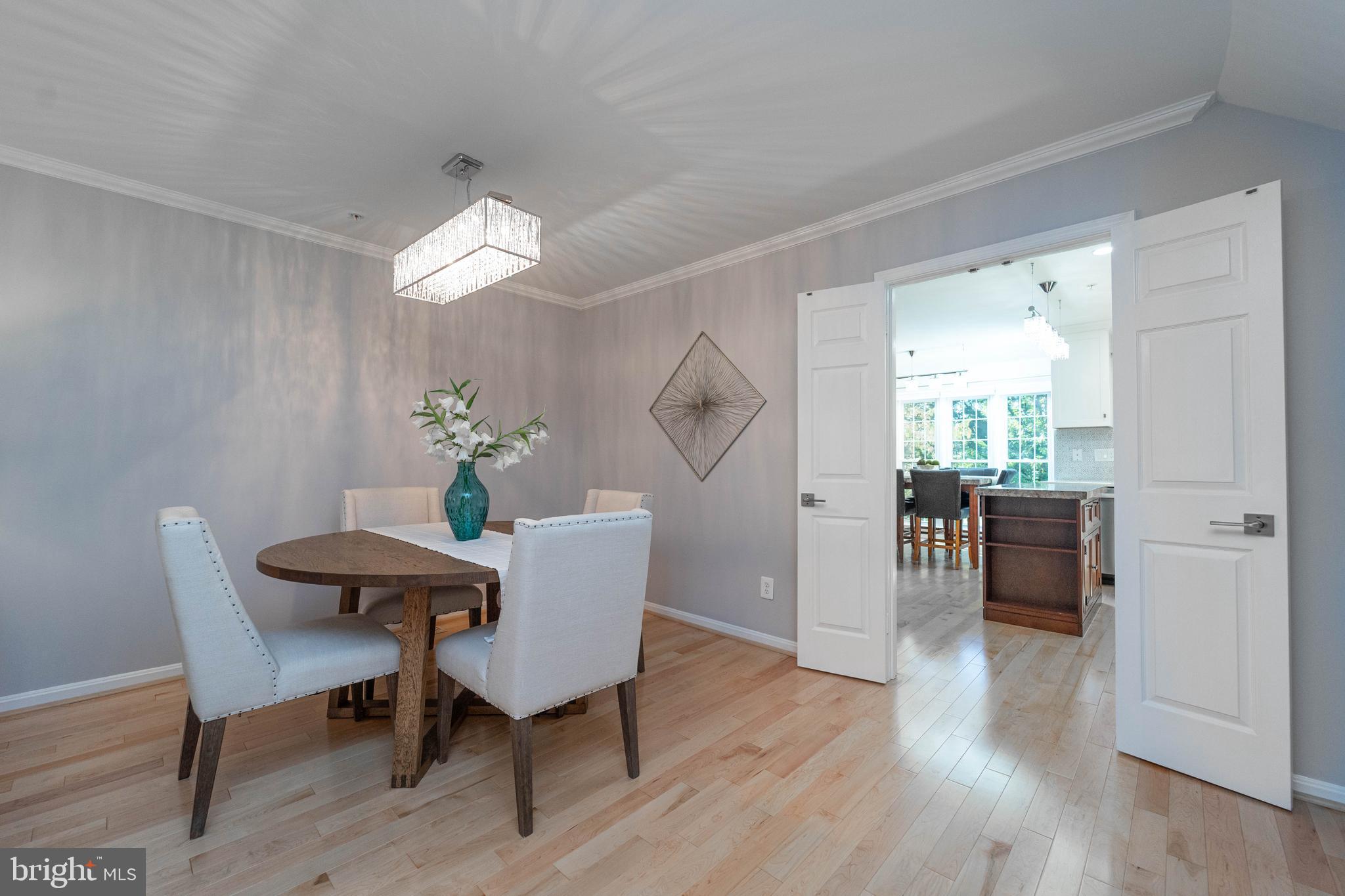 HOLLY POINTE - Residential