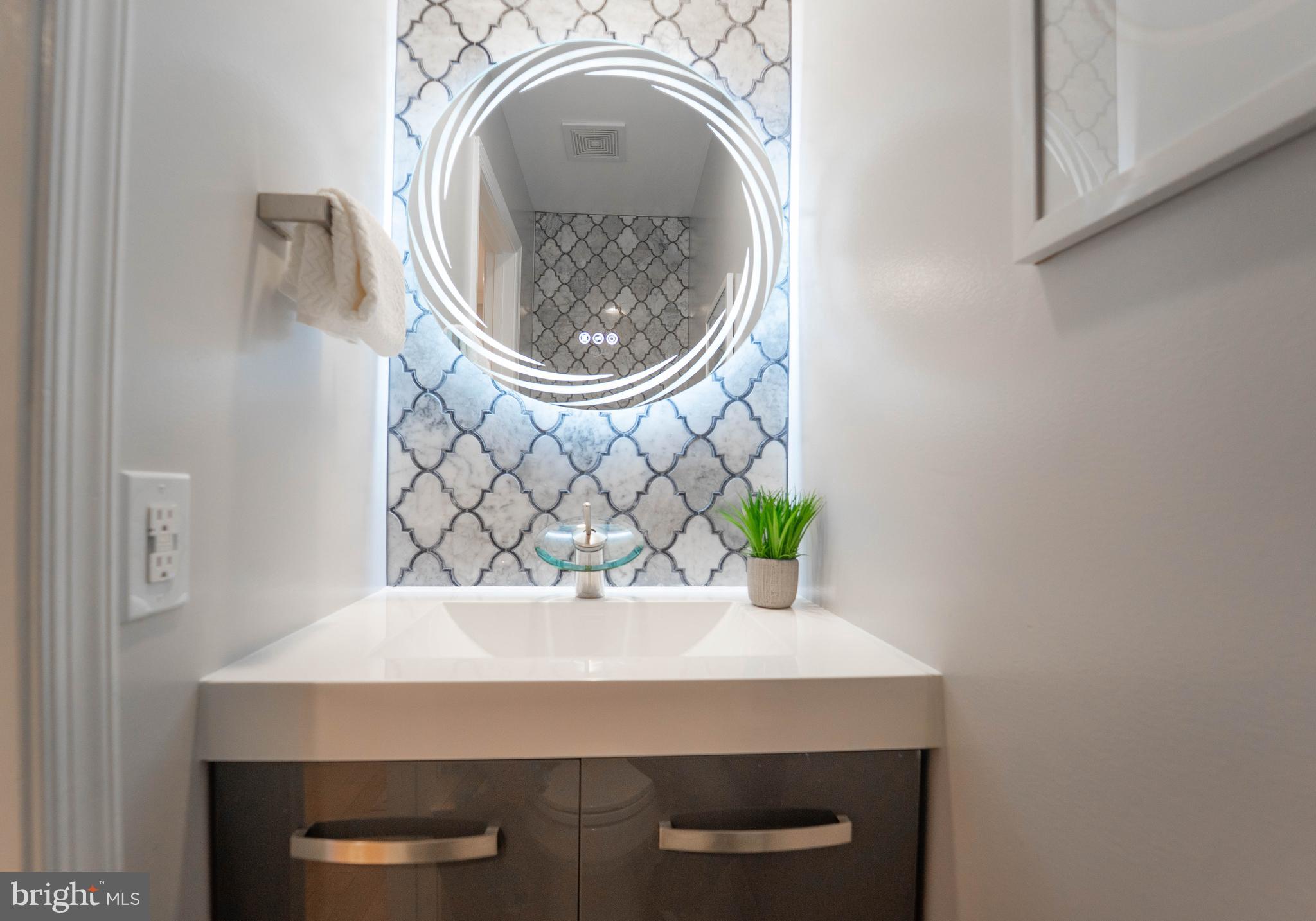 HOLLY POINTE - Residential