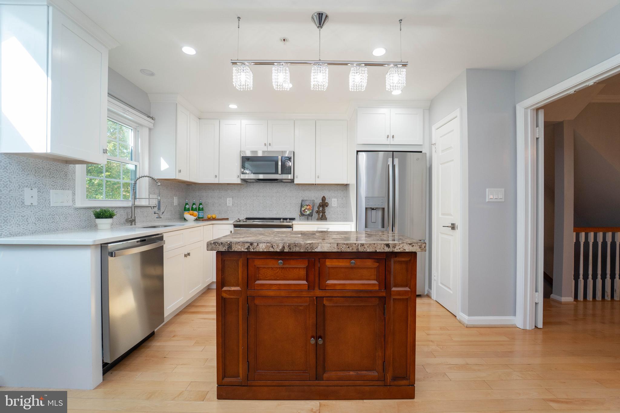 HOLLY POINTE - Residential