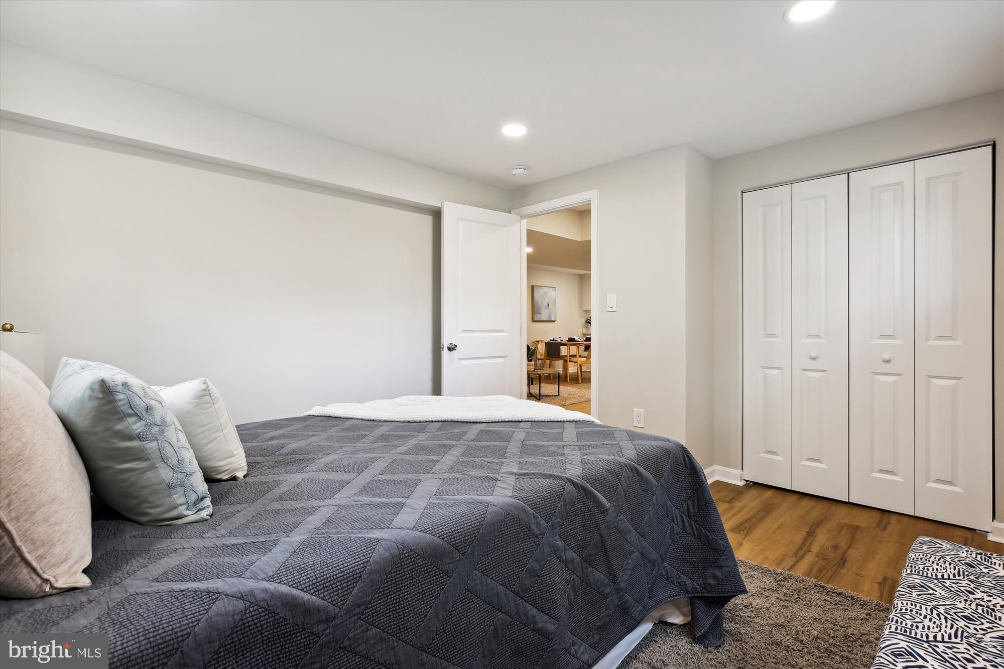 WHEATON FOREST - Residential