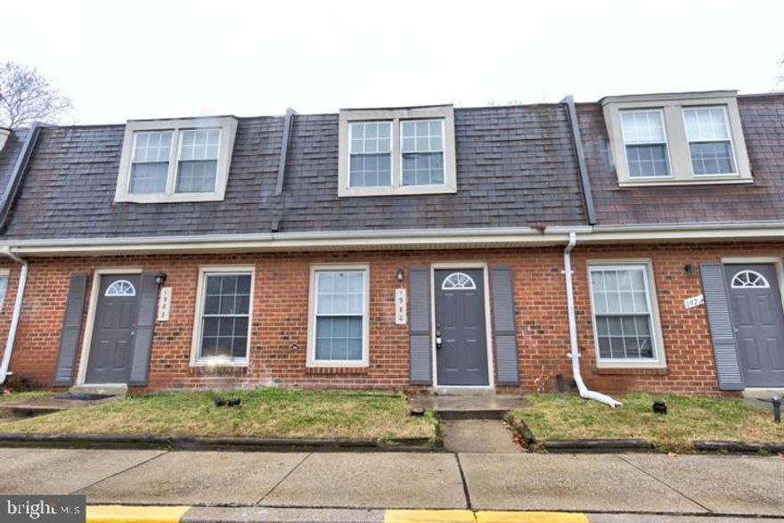 *Buyer financing fell through; great opportunity for the next buyer* Beautiful 3 Bed 1 bathroom home in the heart of Severn! Fresh paint, new floors, beautiful kitchen, and updated bath. This is truly turn key and ready to move right in. Close to shopping and conveniently located between Baltimore/DC/Annapolis and very close to Ft Meade! Perfect starter home at a great price!