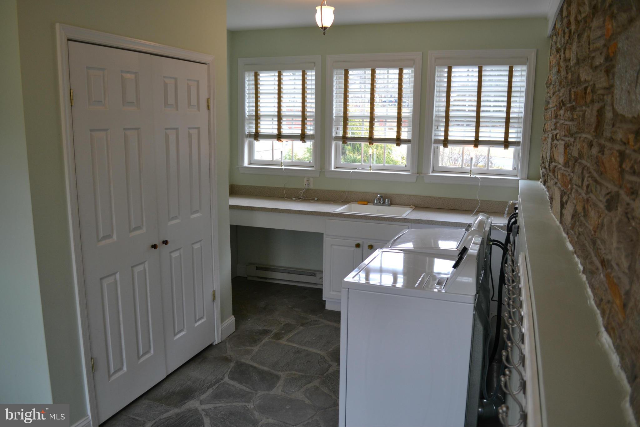 HAMPTON - Residential