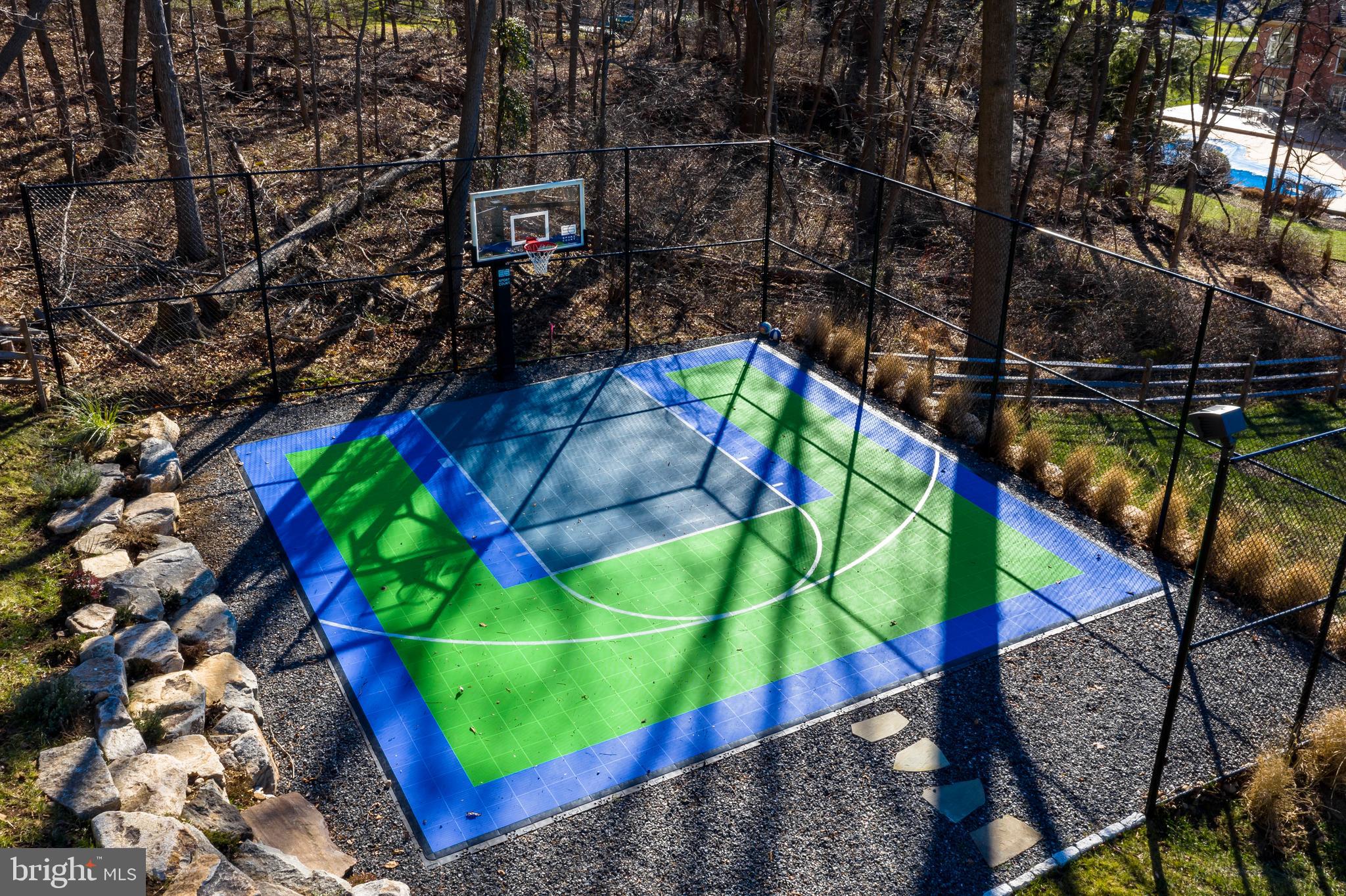 SPRINGTON POINTE WOODS - Residential