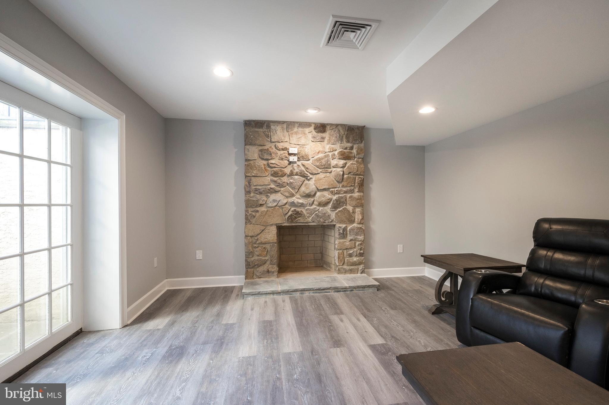 SPRINGTON POINTE WOODS - Residential