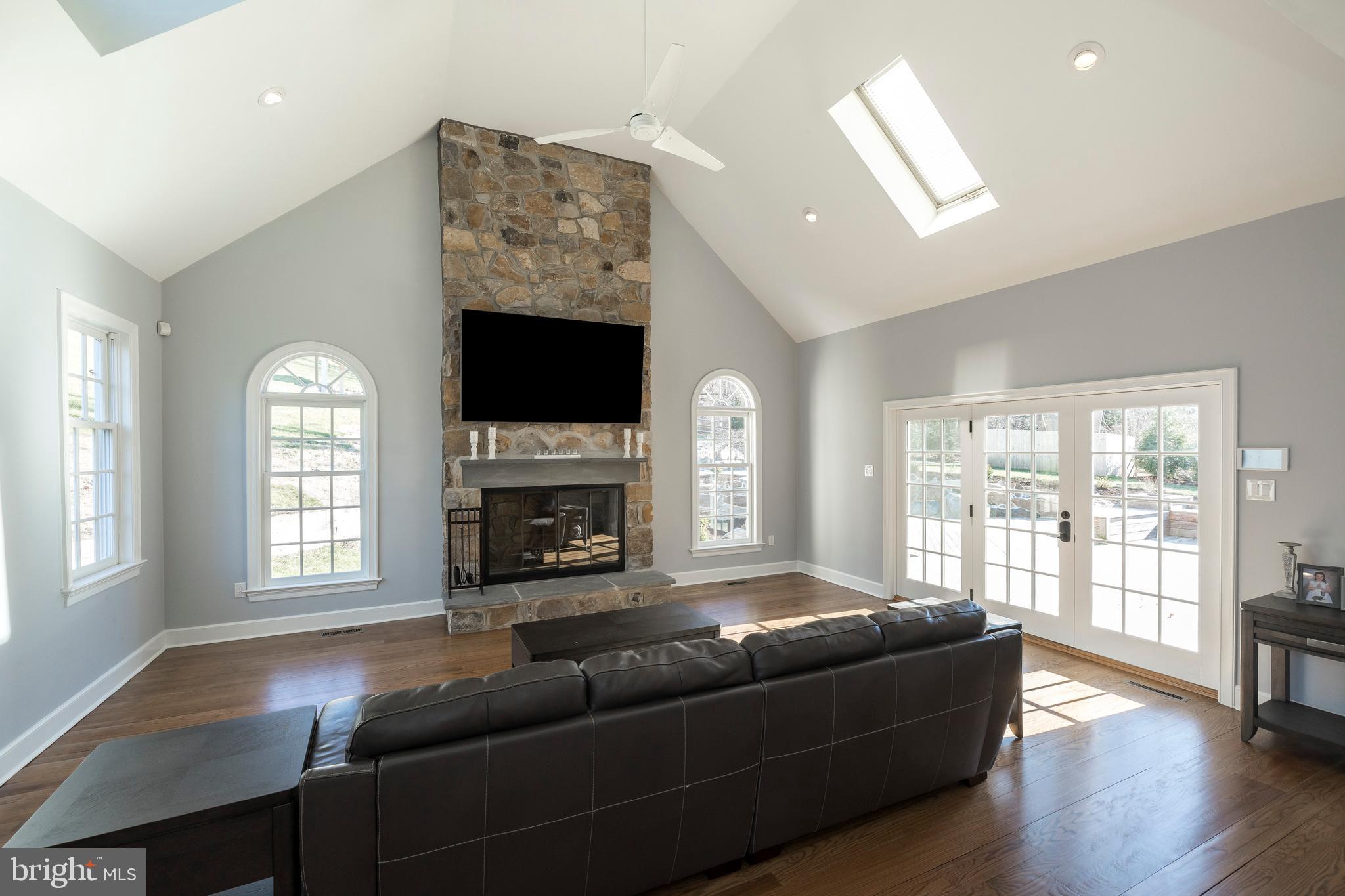 SPRINGTON POINTE WOODS - Residential