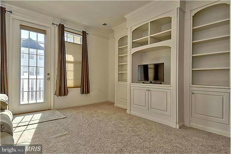 MERCER PARK CONDOMINIUM - Residential Lease