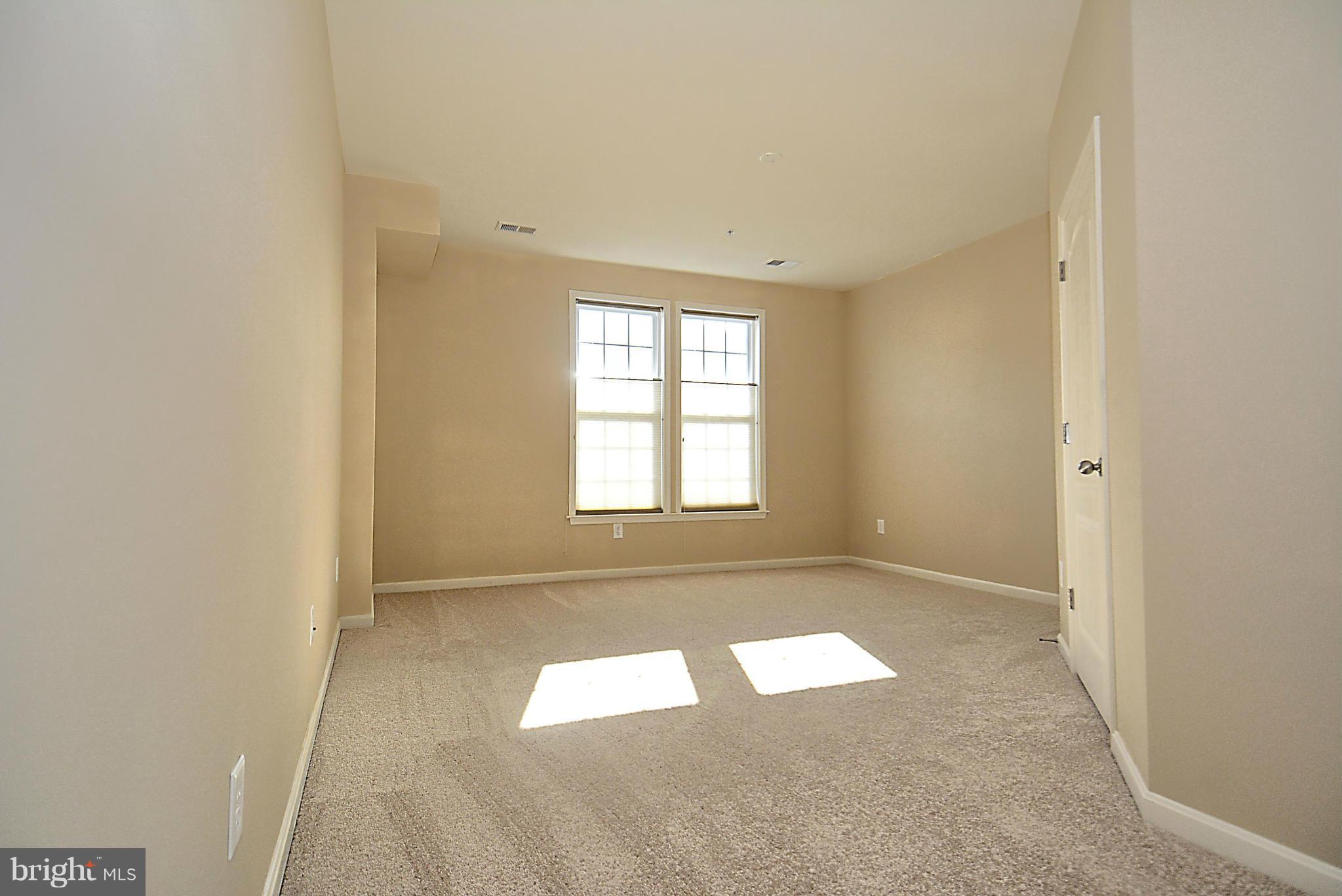 MERCER PARK CONDOMINIUM - Residential Lease