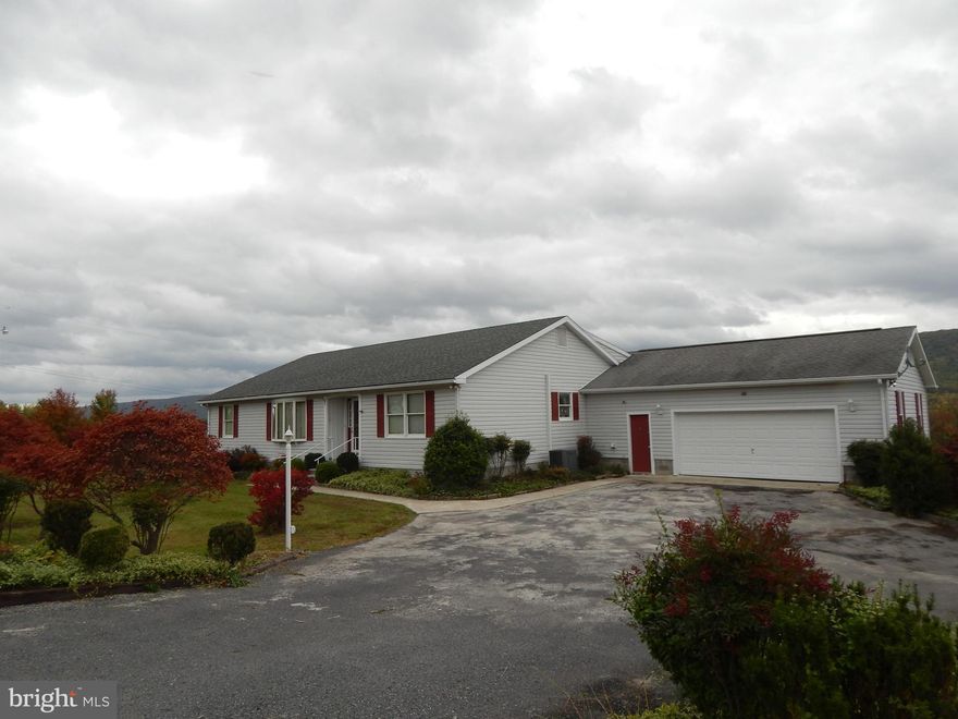 ESTATE SALE Rancher w/ county rd. frontage  <5 M from US 522 for easy commuting. Spacious home w/ LR, Family Room & lg. sun room to enjoy mt. views.  Kitchen w/ breakfast area, 3BR & 2BA complete the one level living.  Full unf. bsmt. w/ a BA + closed in gardening area.  Over sized garage w/ laundry area.  NO HOA. Mountain views.  Home Warranty