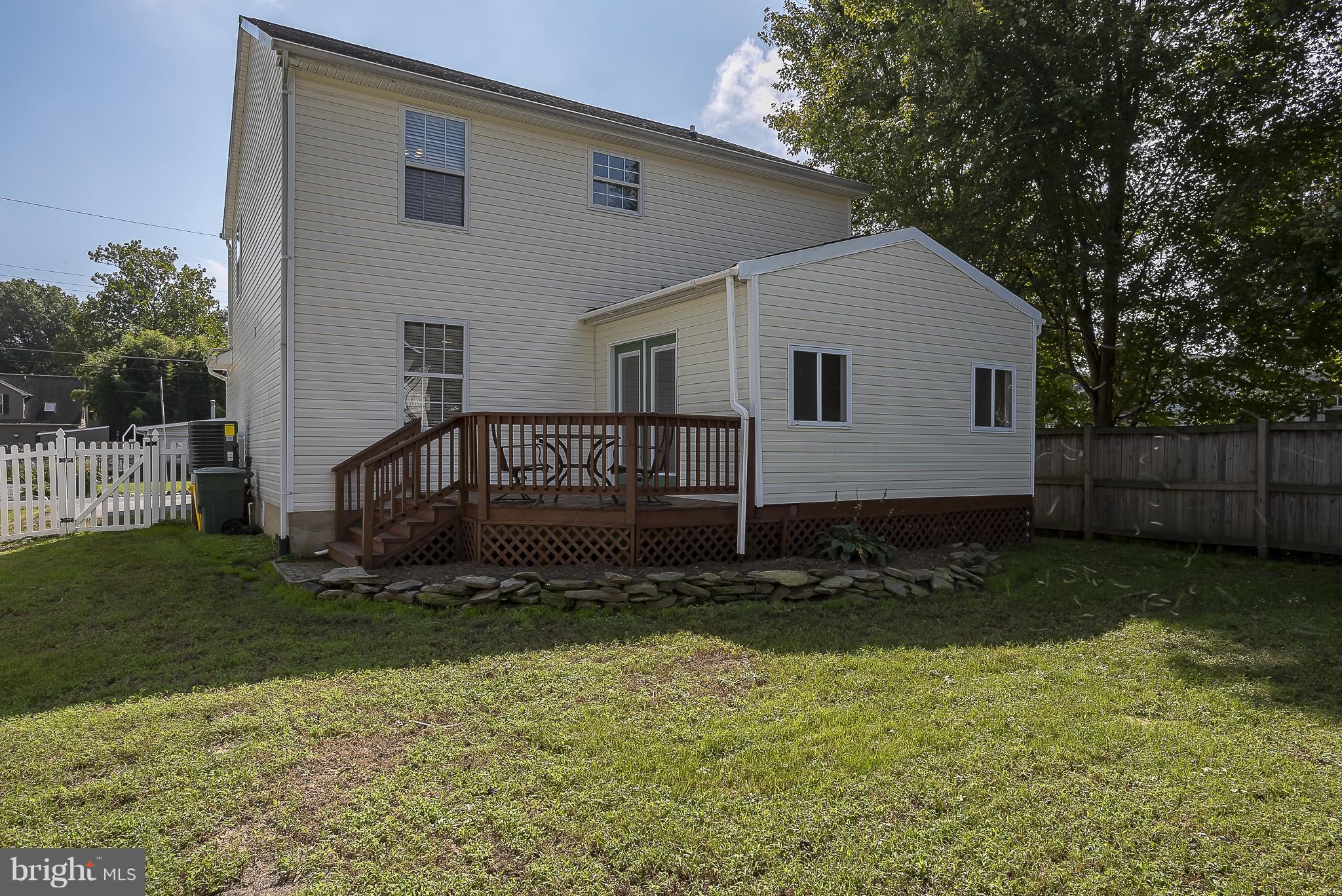 SELBY ON THE BAY - Residential