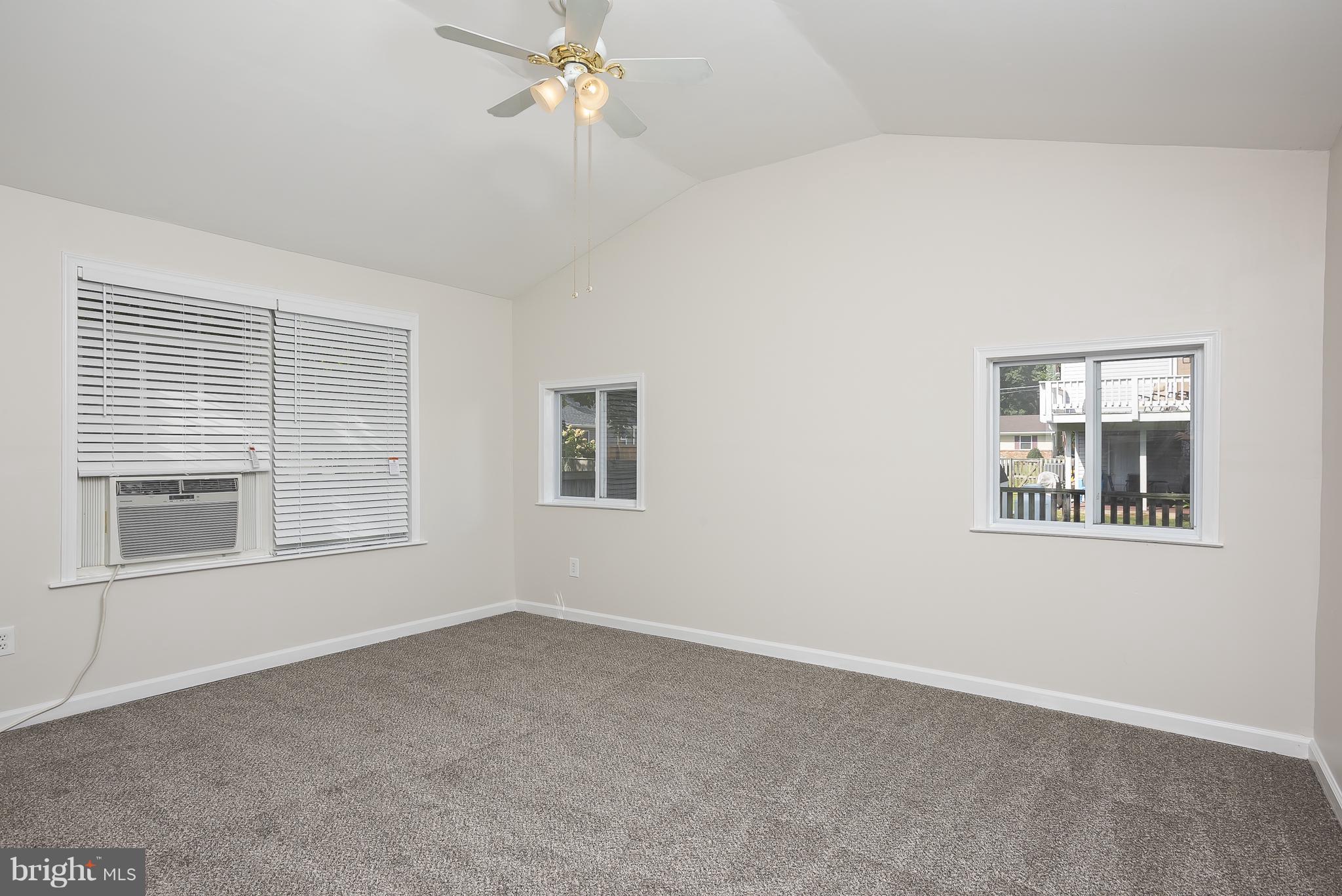 SELBY ON THE BAY - Residential