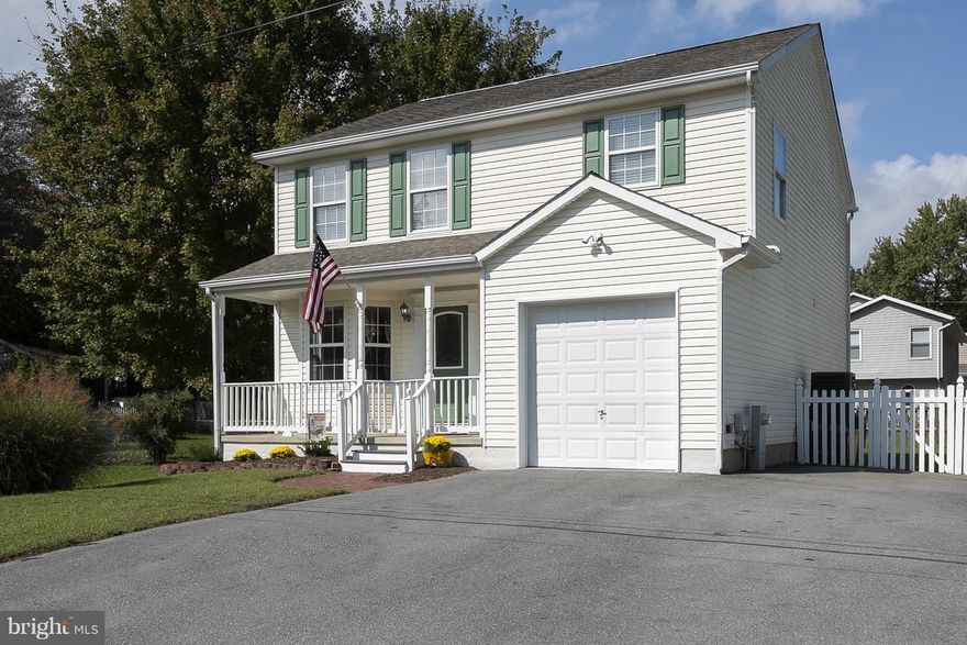 WALK TO THE BEACH,BOAT RAMP & 2 MARINAS, AWESOME COLONIAL w/ 3 BEDROOMS,2.5 BATHS,MASTER SUITE W/VAULTED CEILINGS & BUILT IN BOOKCASES & FULL BATH,2ND FLR LAUNDRY,HUGE LIVING ROOM, SEPARATE DINING ROOM.  ADDITION WITH DOORS LEADING TO DECK & REAR FENCED w/ SHED. LARGE GARAGE & DRIVEWAY WITH ROOM FOR YOUR BOAT, ALL FRESHLY CARPETED AND PAINTED.  BLUE RIBBON SCHOOLS.