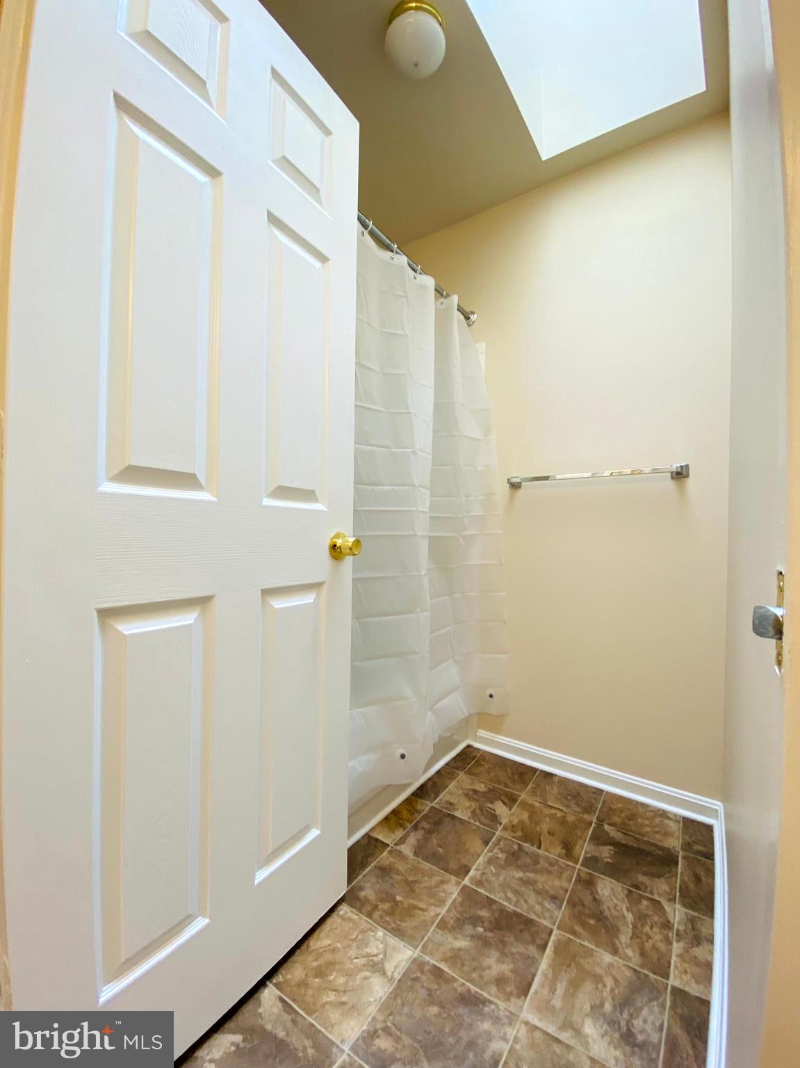 PLEASANT HILLS - Residential Lease