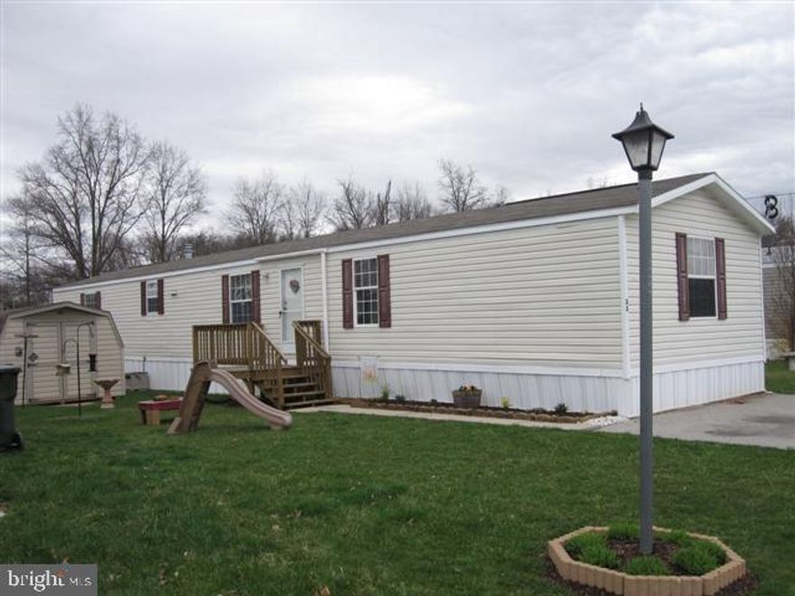 Immaculate mfg. home--owners upgraded since 2010...review assoc. docs. Also, included in home water softener, dechlorinater &  a Reverse Osmosis Drinking Water System which is also hooked up to the ice cube maker.