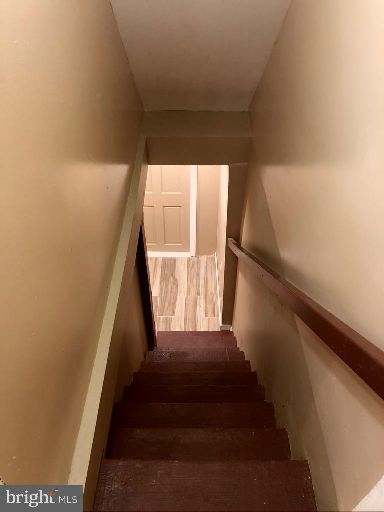 BROADWAY EAST - Residential Lease