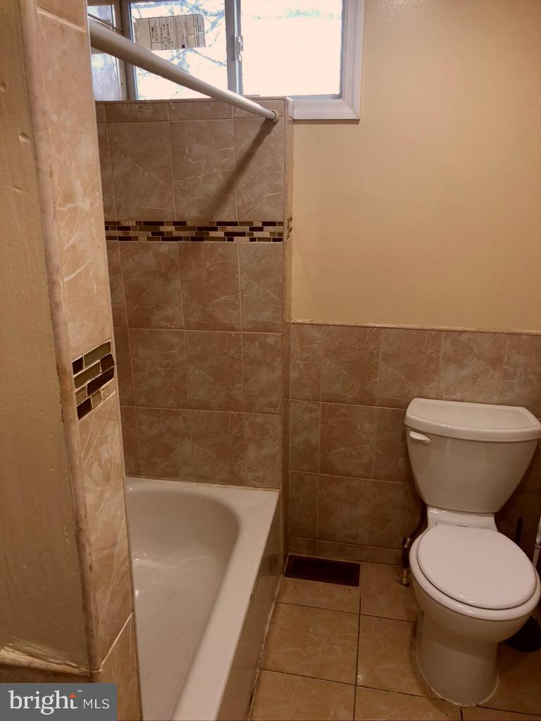 BROADWAY EAST - Residential Lease