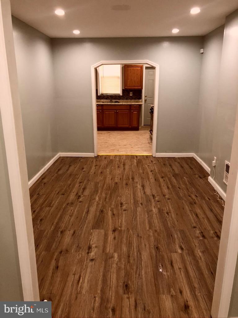 BROADWAY EAST - Residential Lease