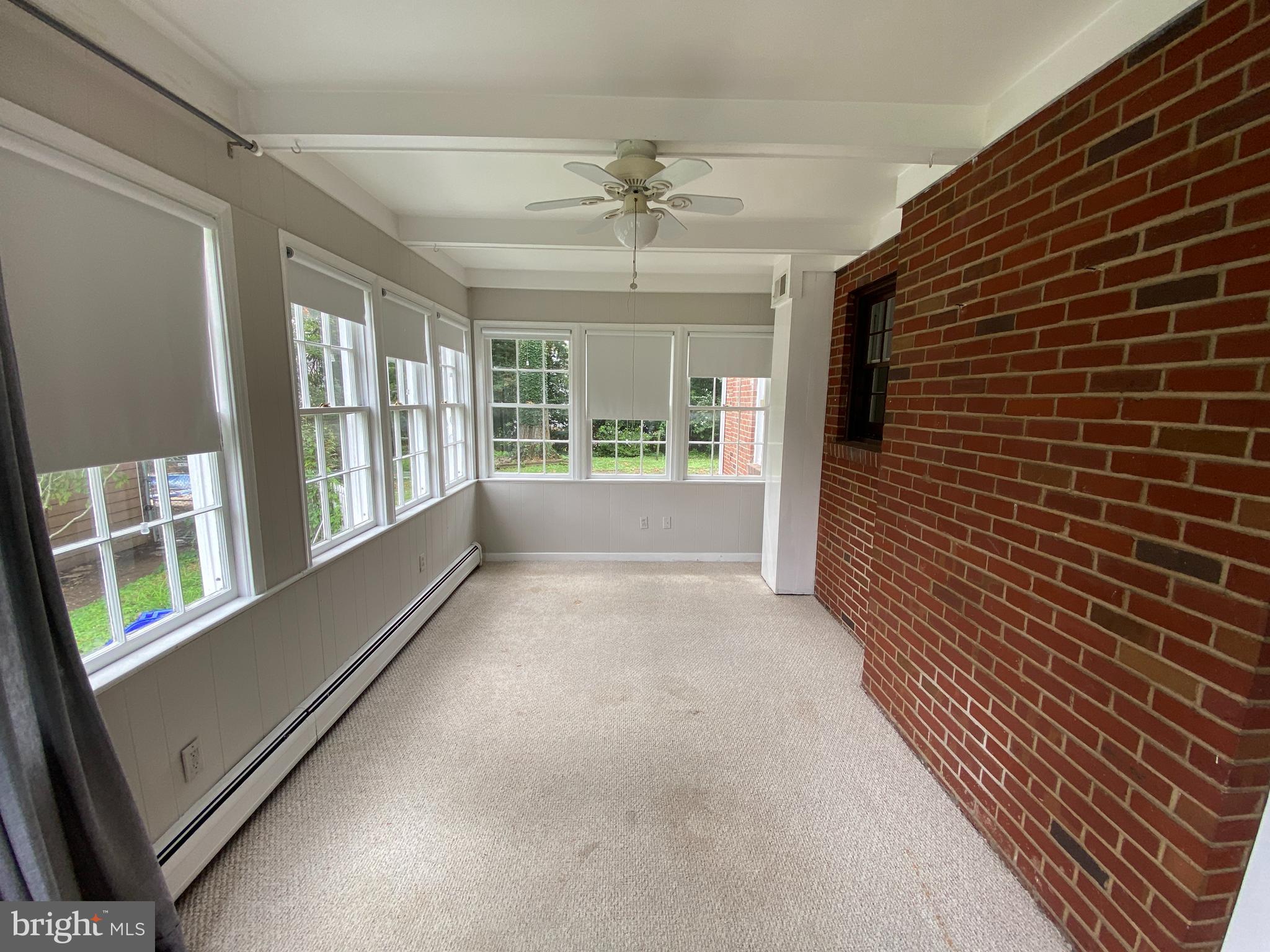 HIGHLAND VIEW - Residential Lease