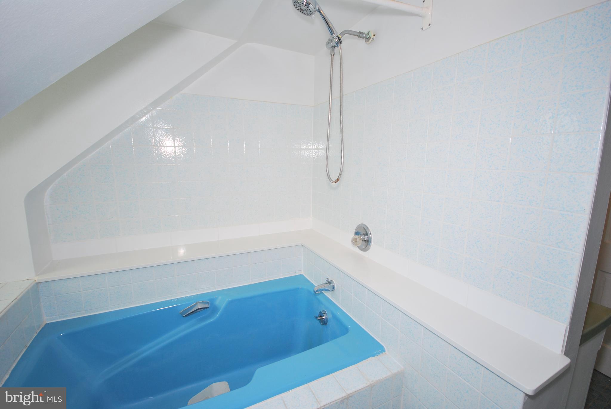 HIGHLAND VIEW - Residential Lease