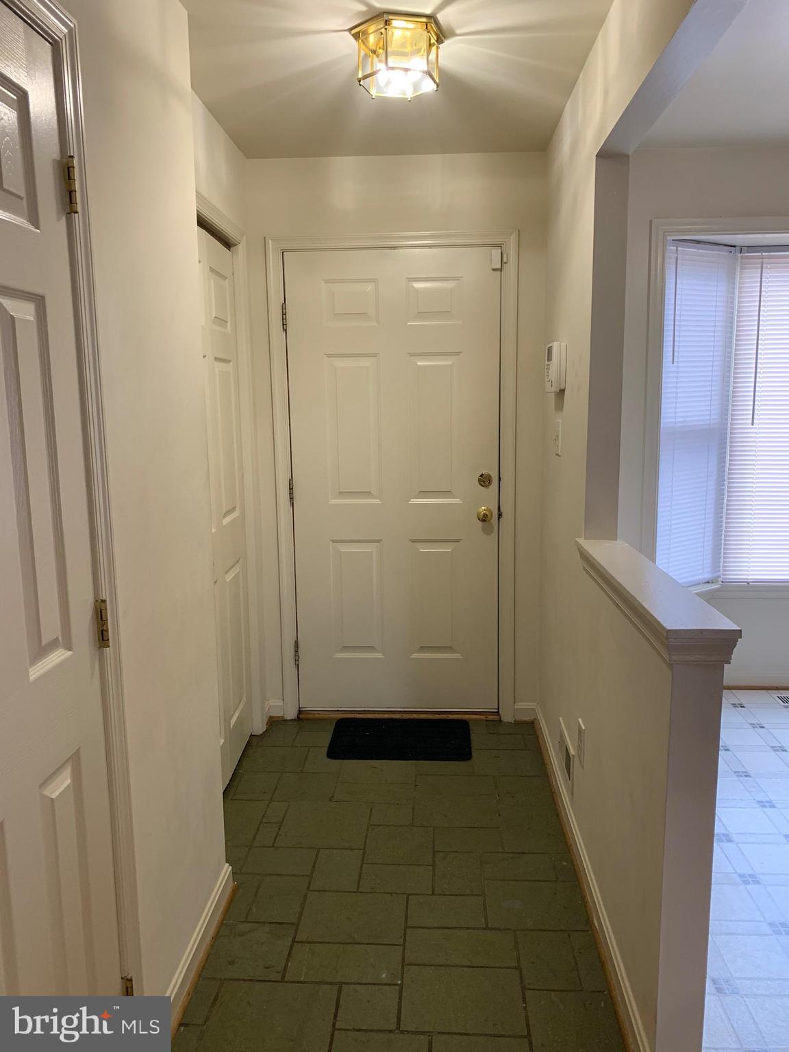 2113 N TAZEWELL COURT
