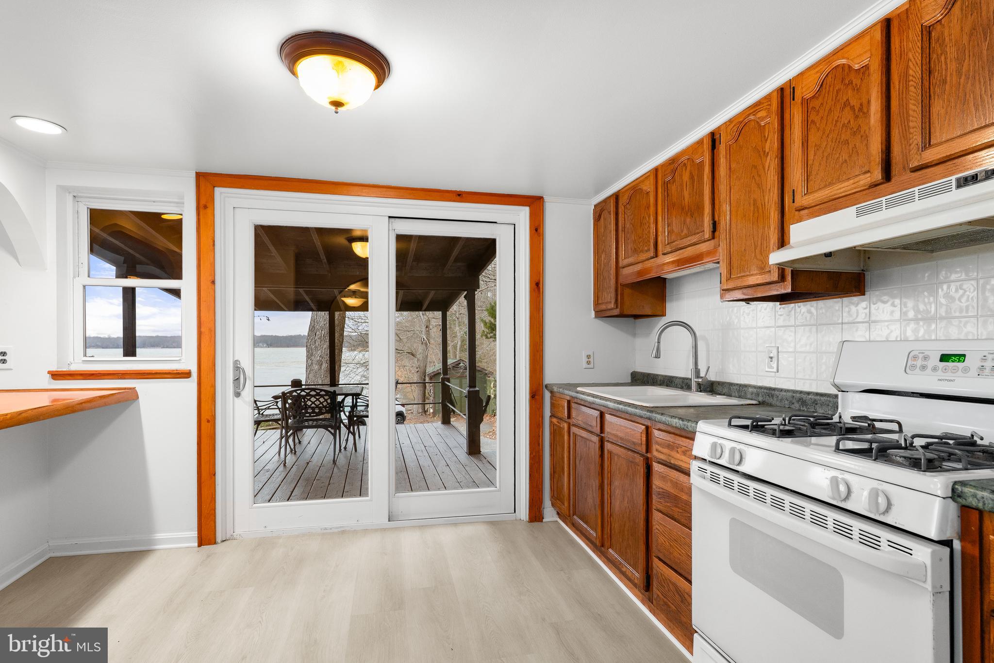 LEWIS SHORE - Residential