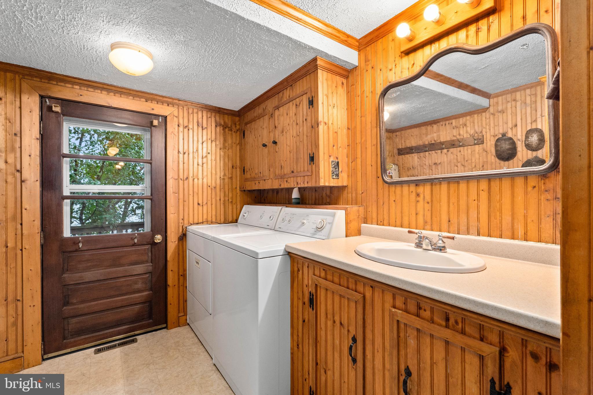 LEWIS SHORE - Residential