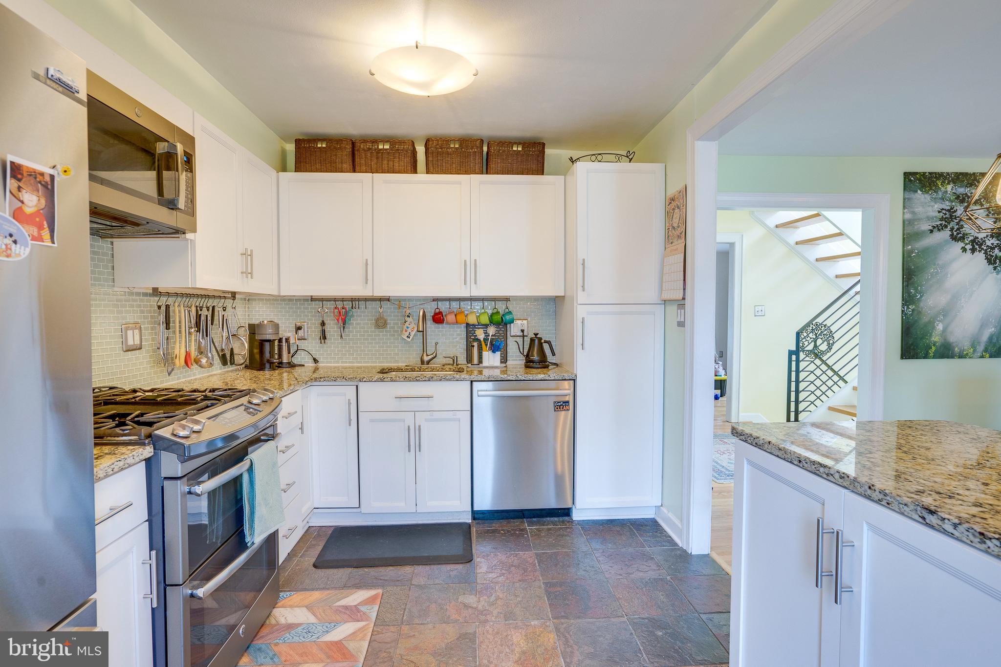 RESTON - Residential