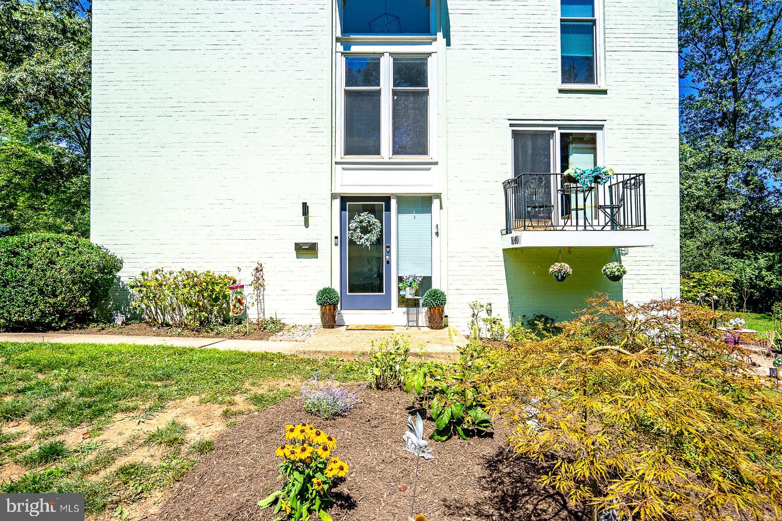 RESTON - Residential