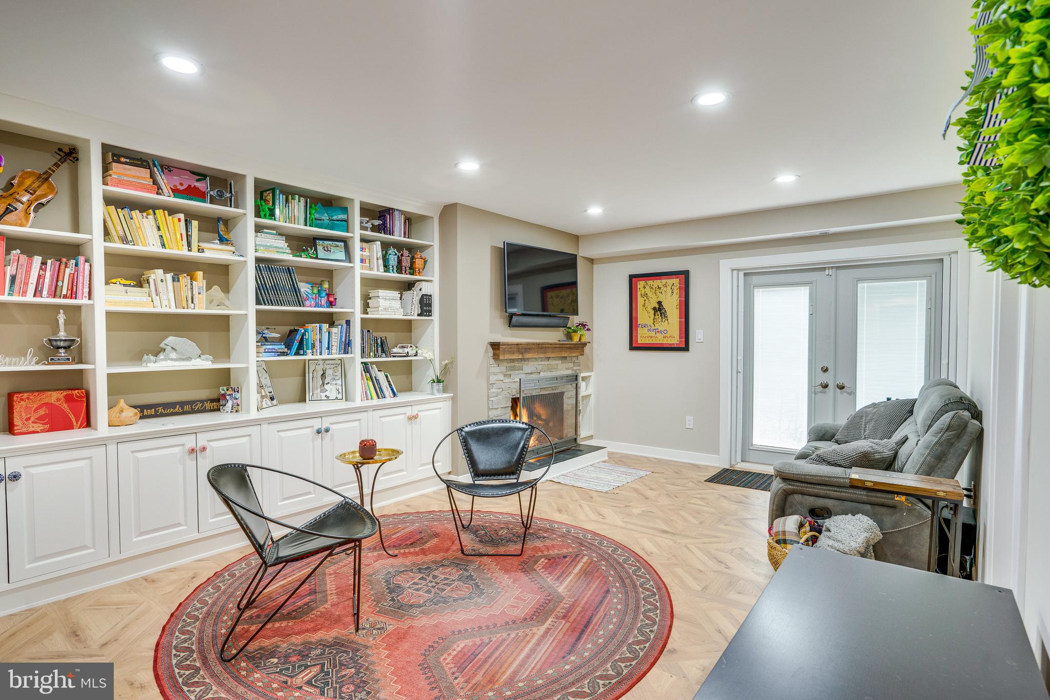 RESTON - Residential