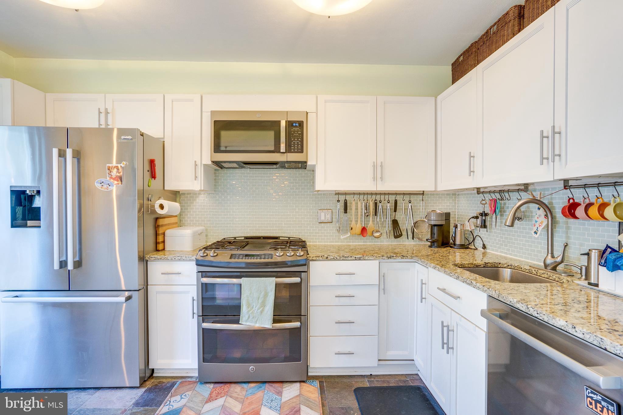 RESTON - Residential