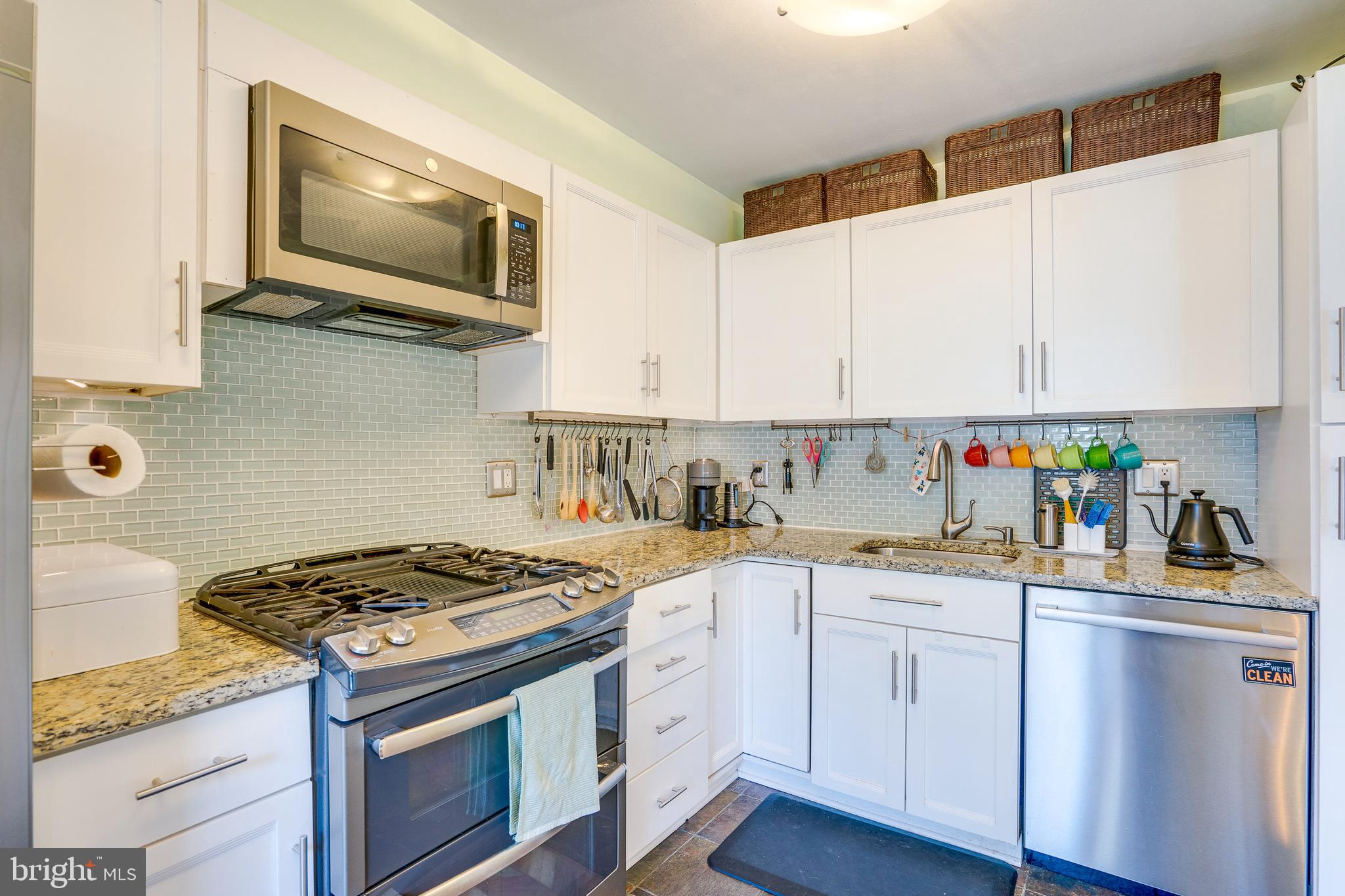 RESTON - Residential