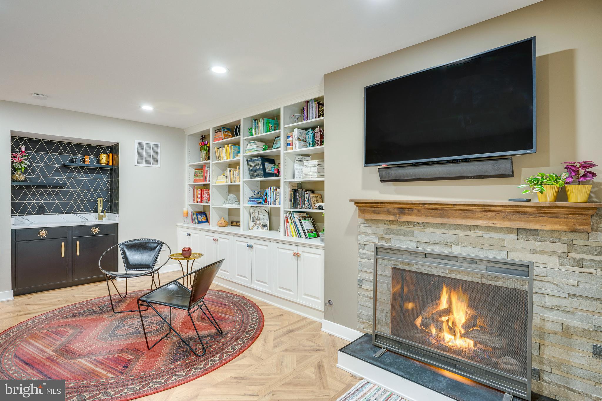 RESTON - Residential