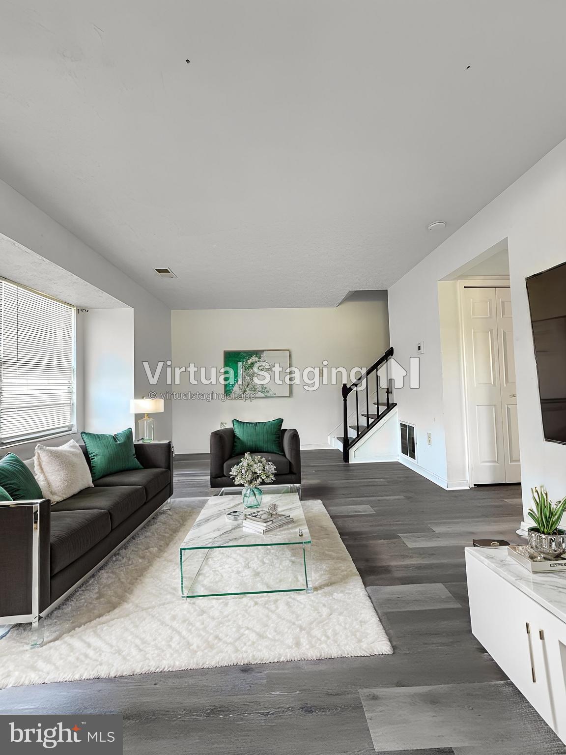 WESTBURY - Residential Lease