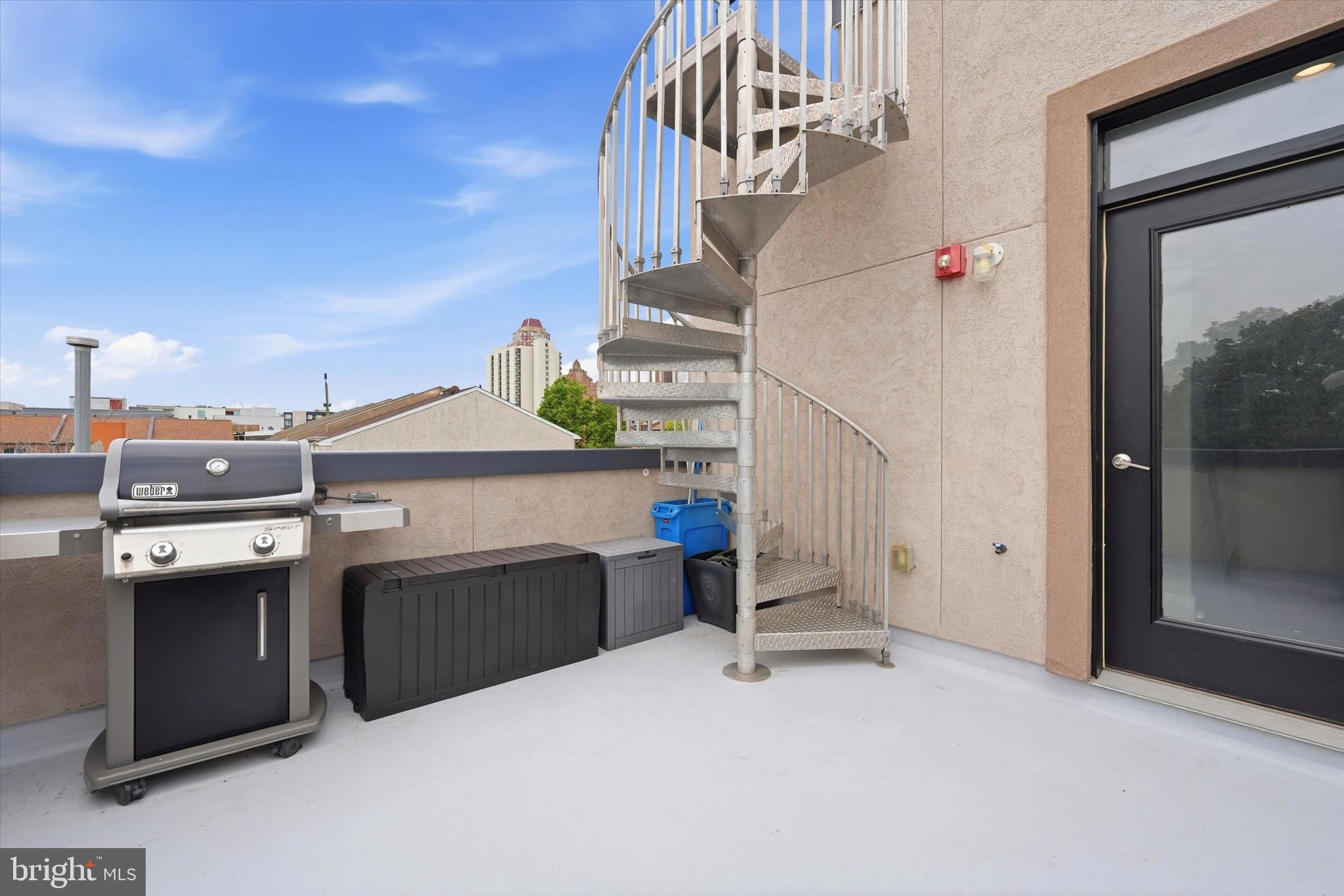HAWTHORNE - Commercial Sale