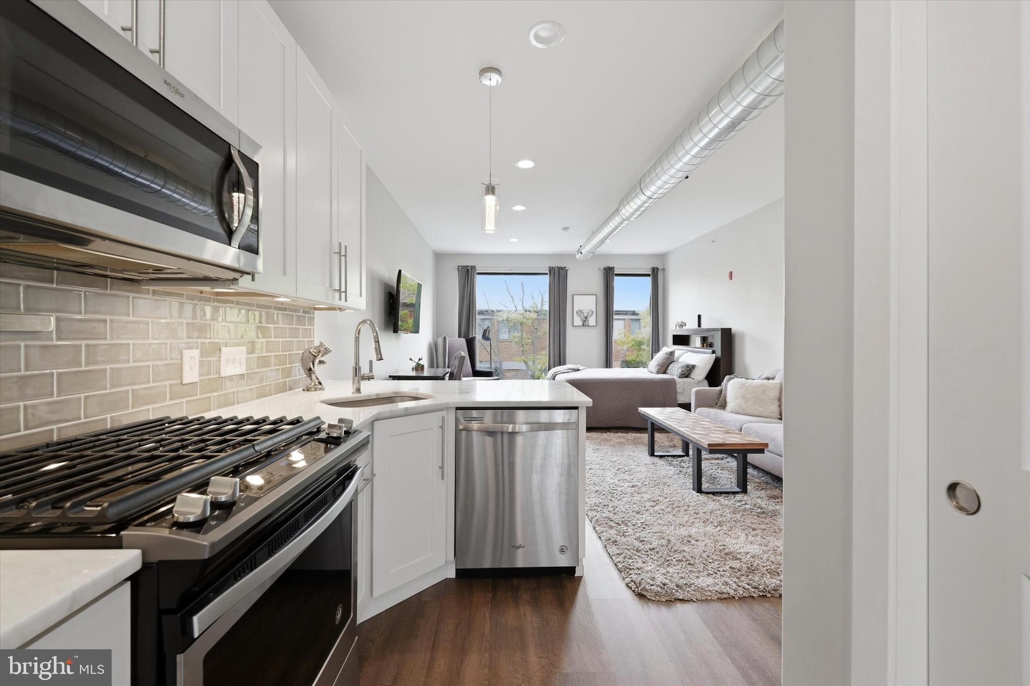 HAWTHORNE - Commercial Sale