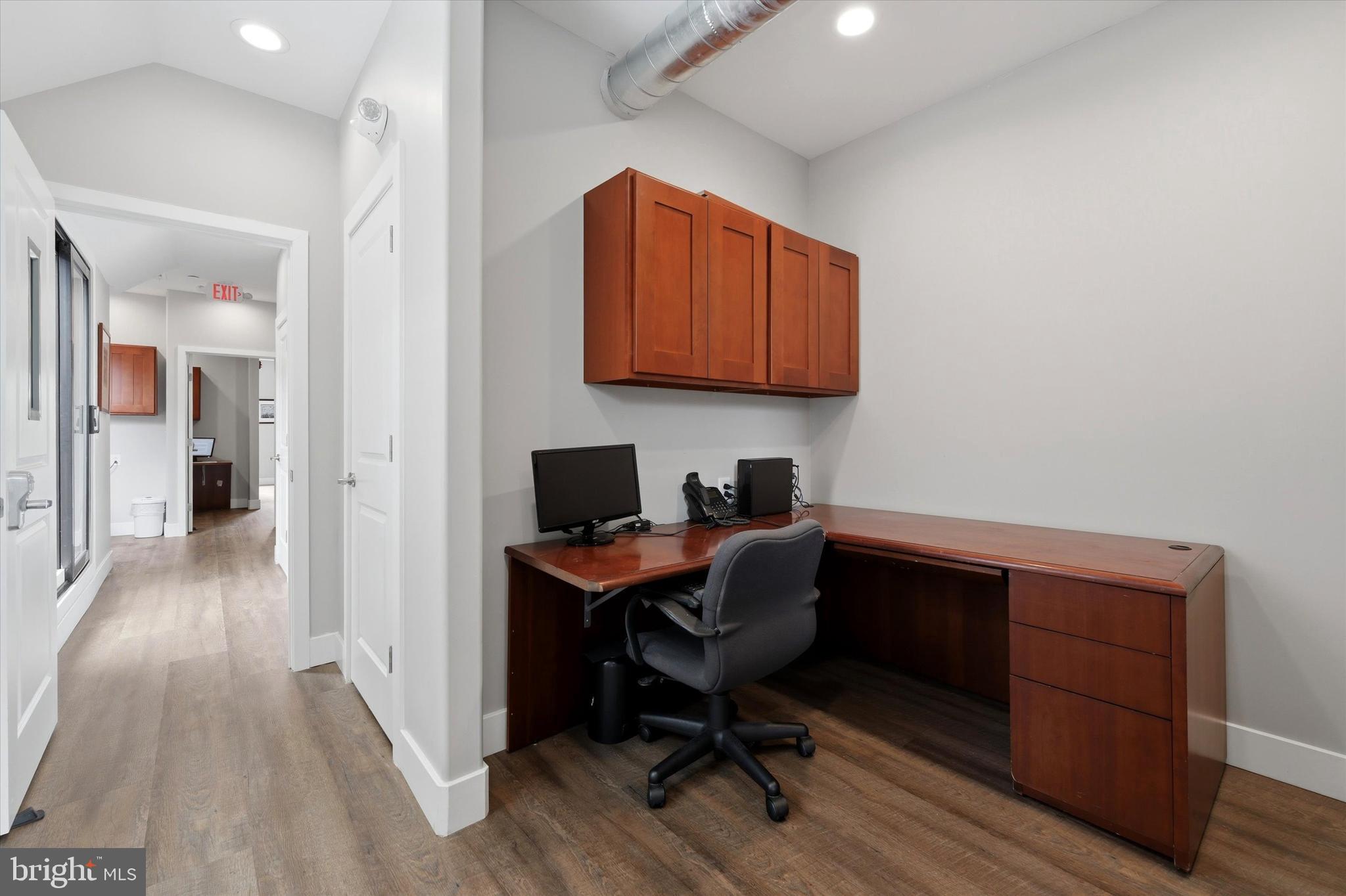 HAWTHORNE - Commercial Sale