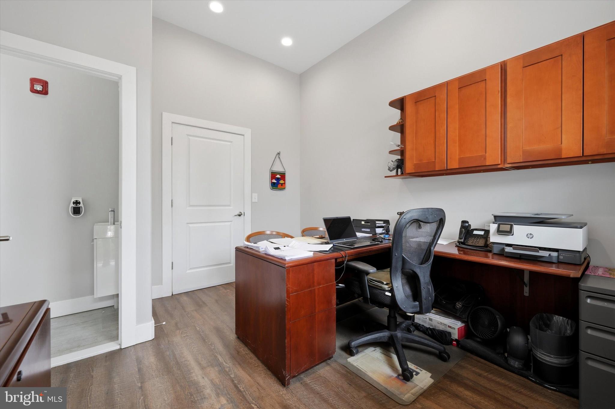 HAWTHORNE - Commercial Sale