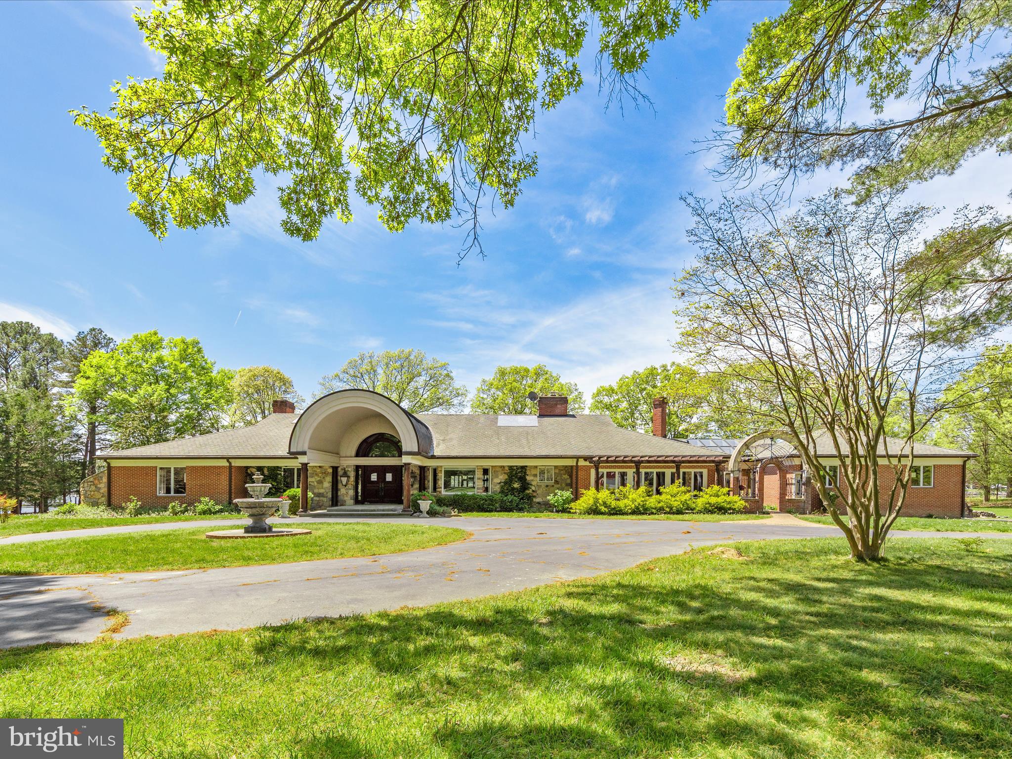 6976 TRAVELERS REST CIRCLE