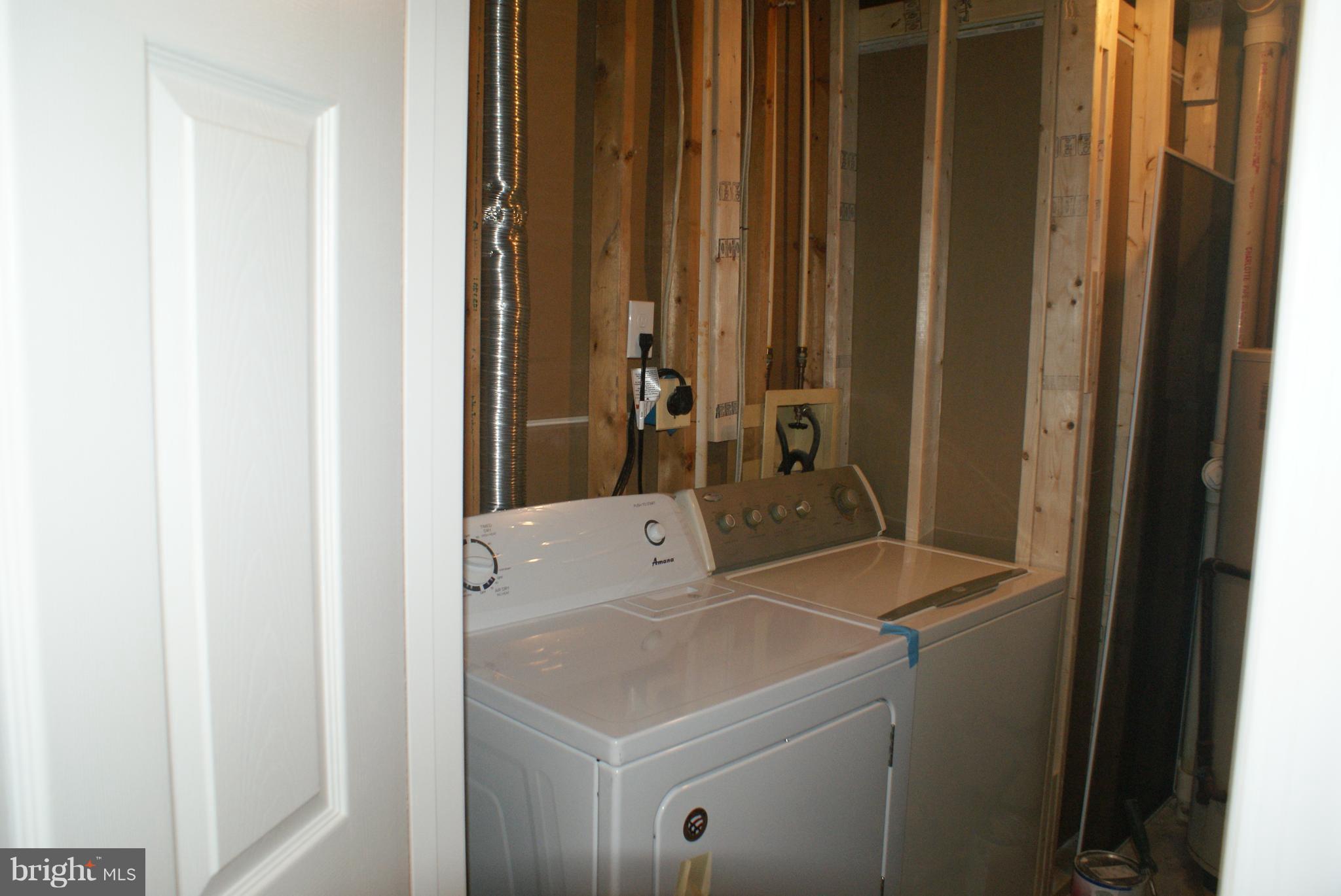 VALLEY STREAM ESTATES - Residential