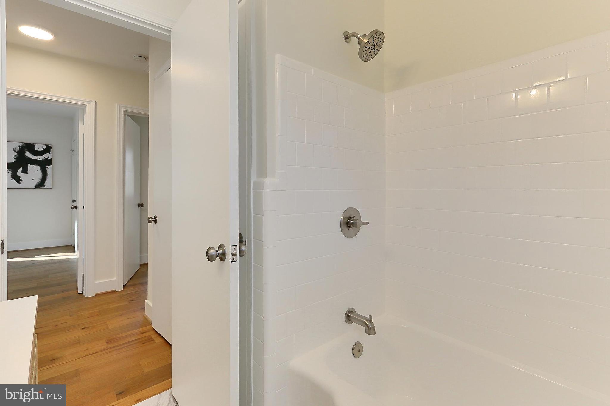 GLENCARLYN - Residential