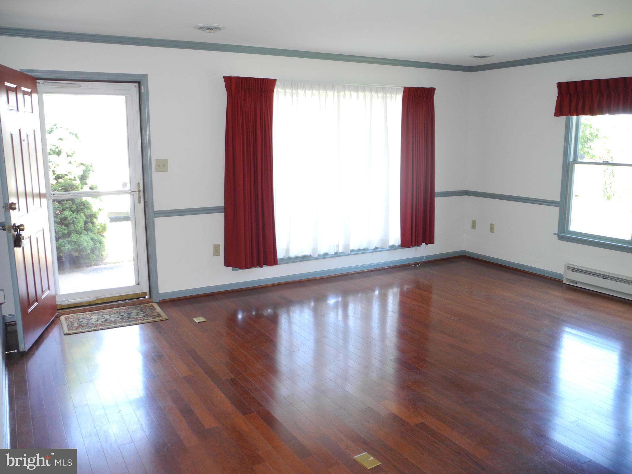 121 SOUTHERN OAK DRIVE