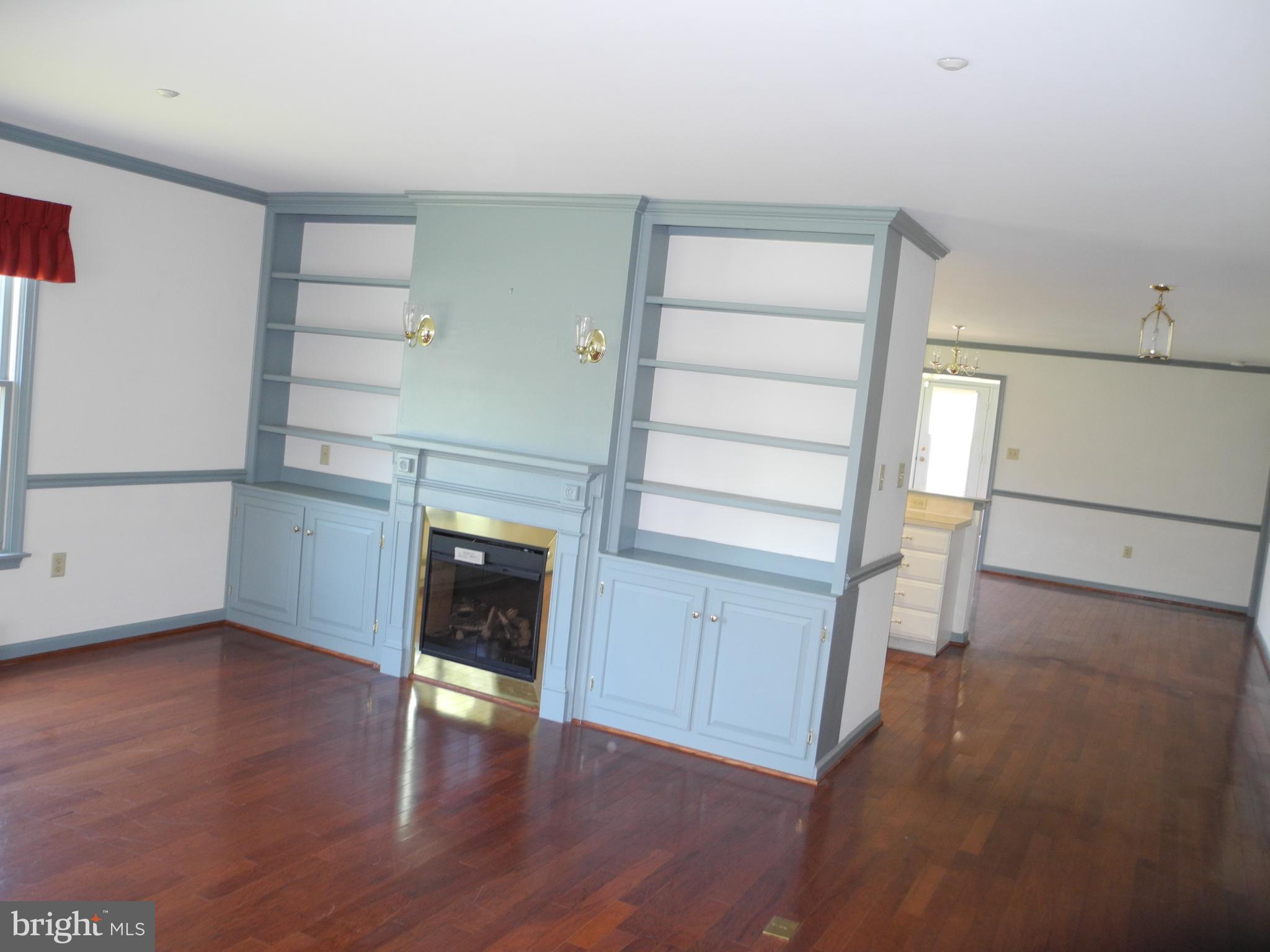 121 SOUTHERN OAK DRIVE