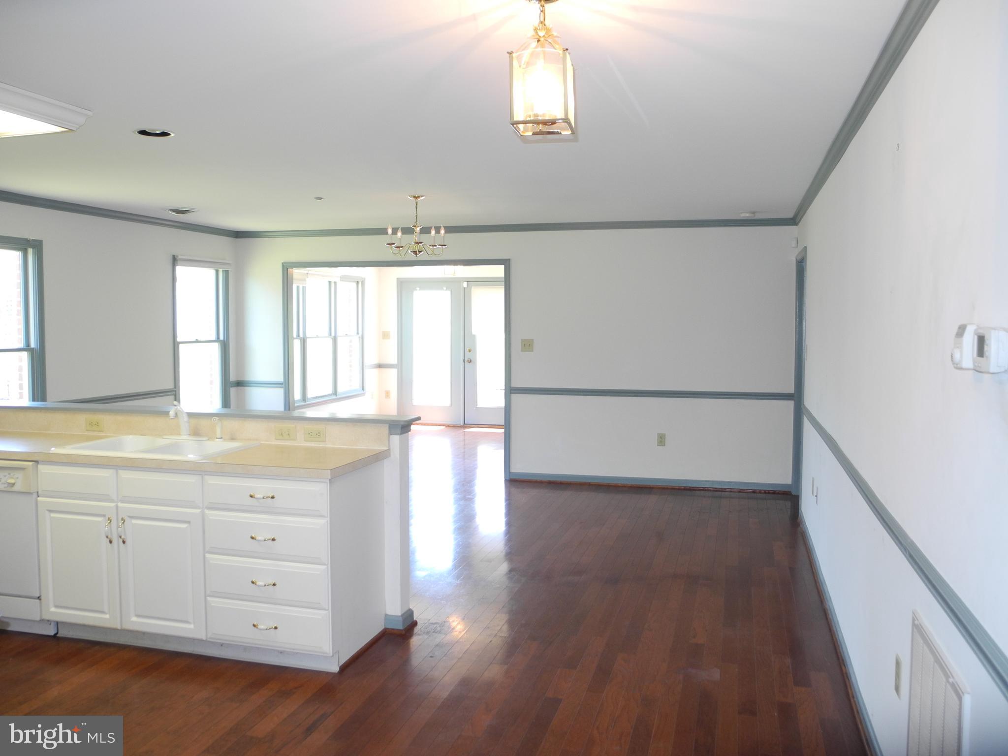 121 SOUTHERN OAK DRIVE