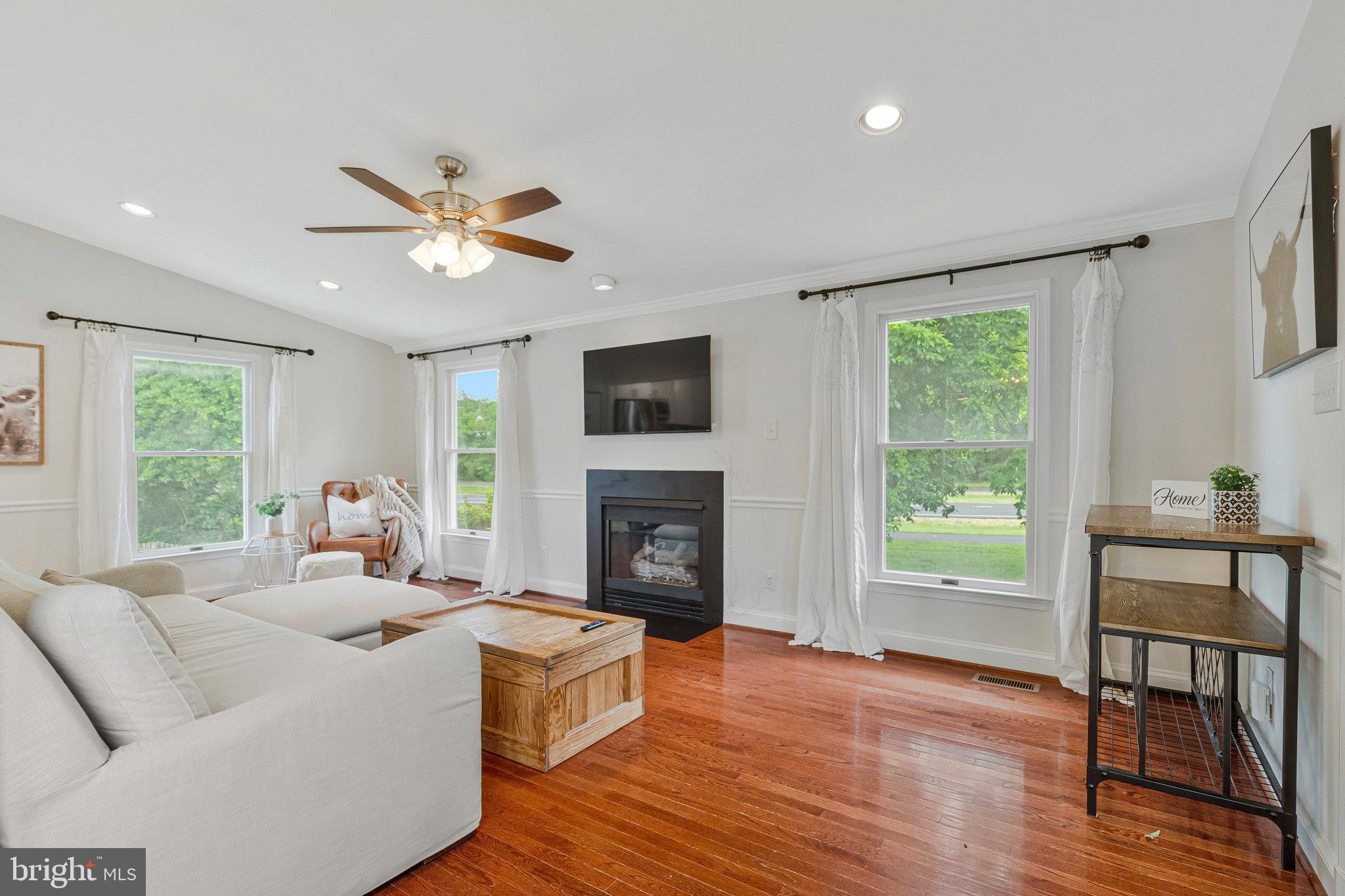 COUNTRYSIDE - Residential