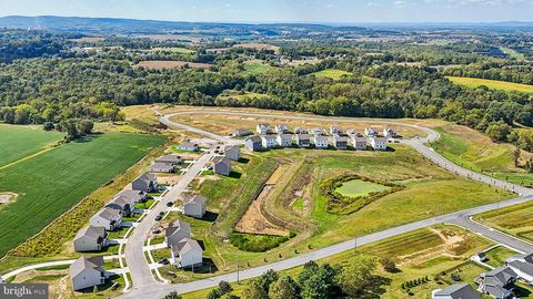 Photo of 2021 Paperback Way, YORK, PA 17408 (MLS # PAYK2100916)