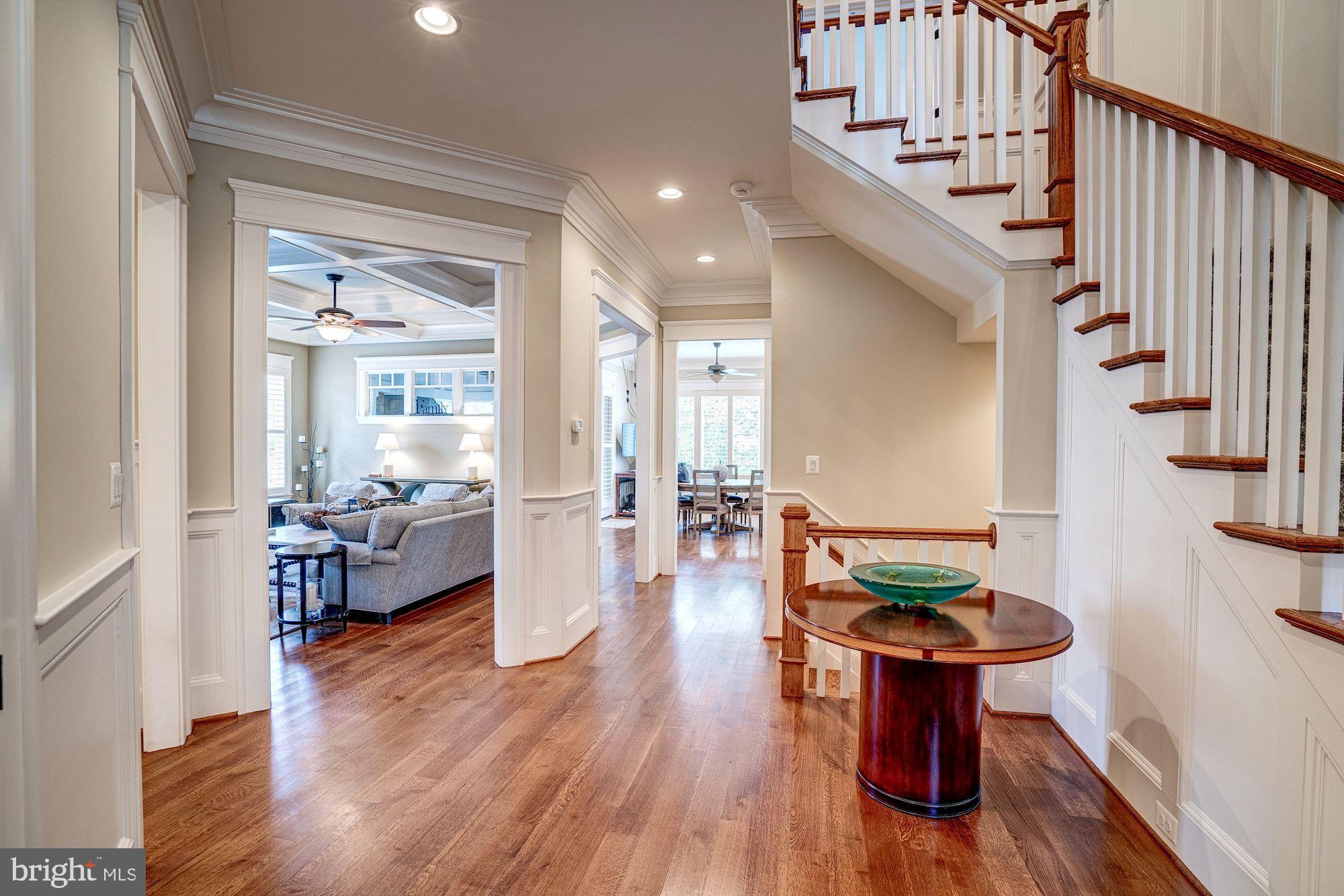 COUNTRY CLUB HILLS - Residential