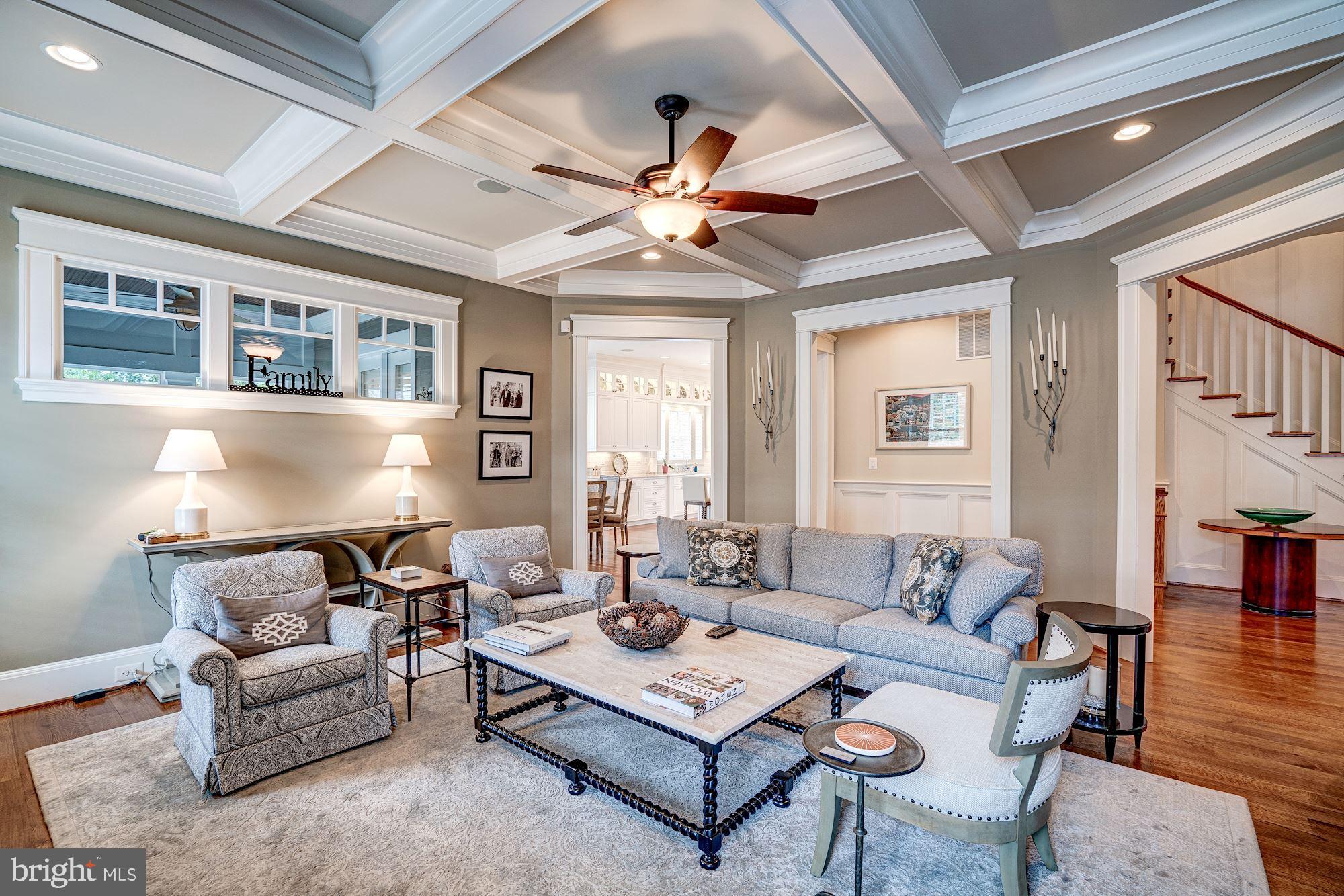 COUNTRY CLUB HILLS - Residential