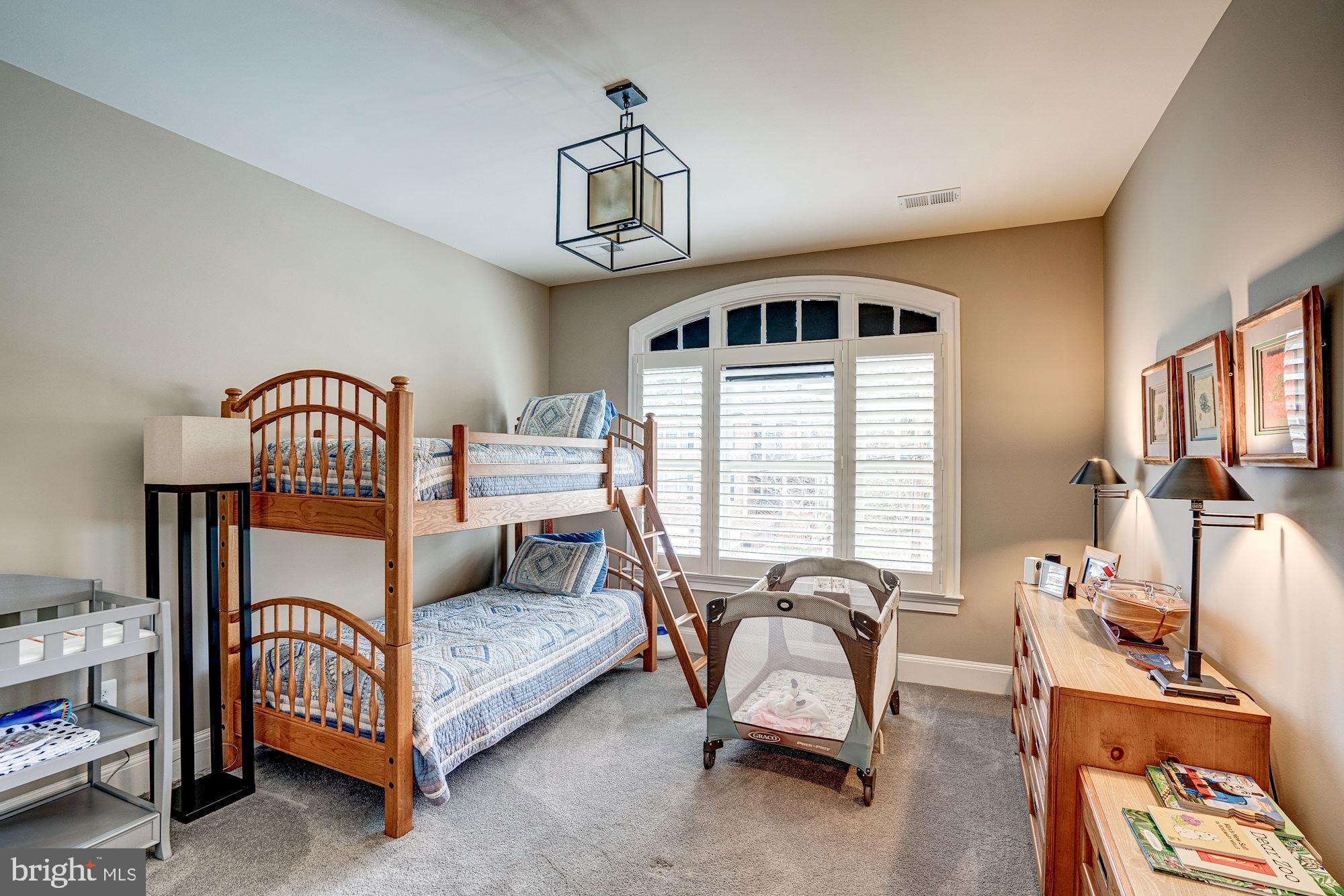 COUNTRY CLUB HILLS - Residential