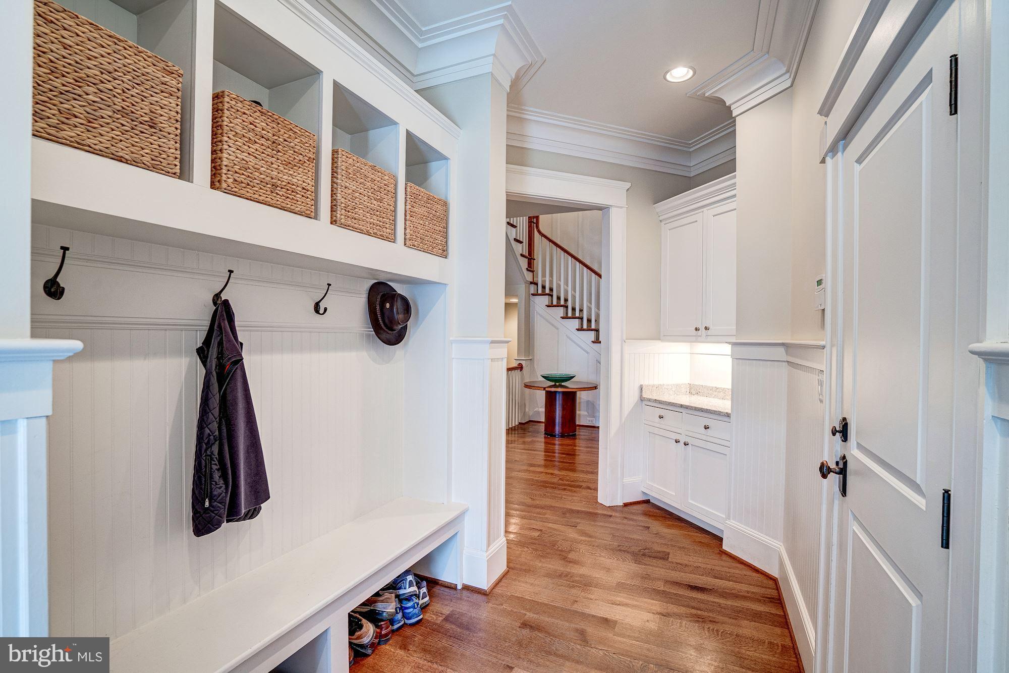 COUNTRY CLUB HILLS - Residential