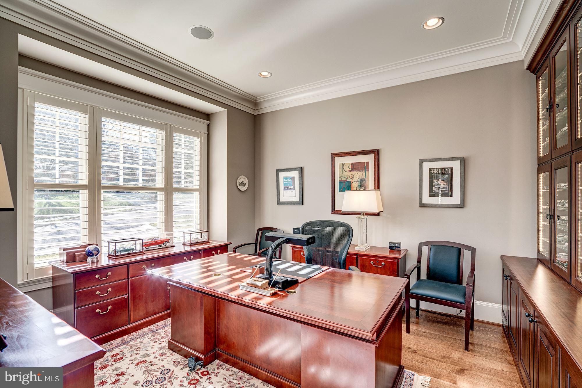 COUNTRY CLUB HILLS - Residential